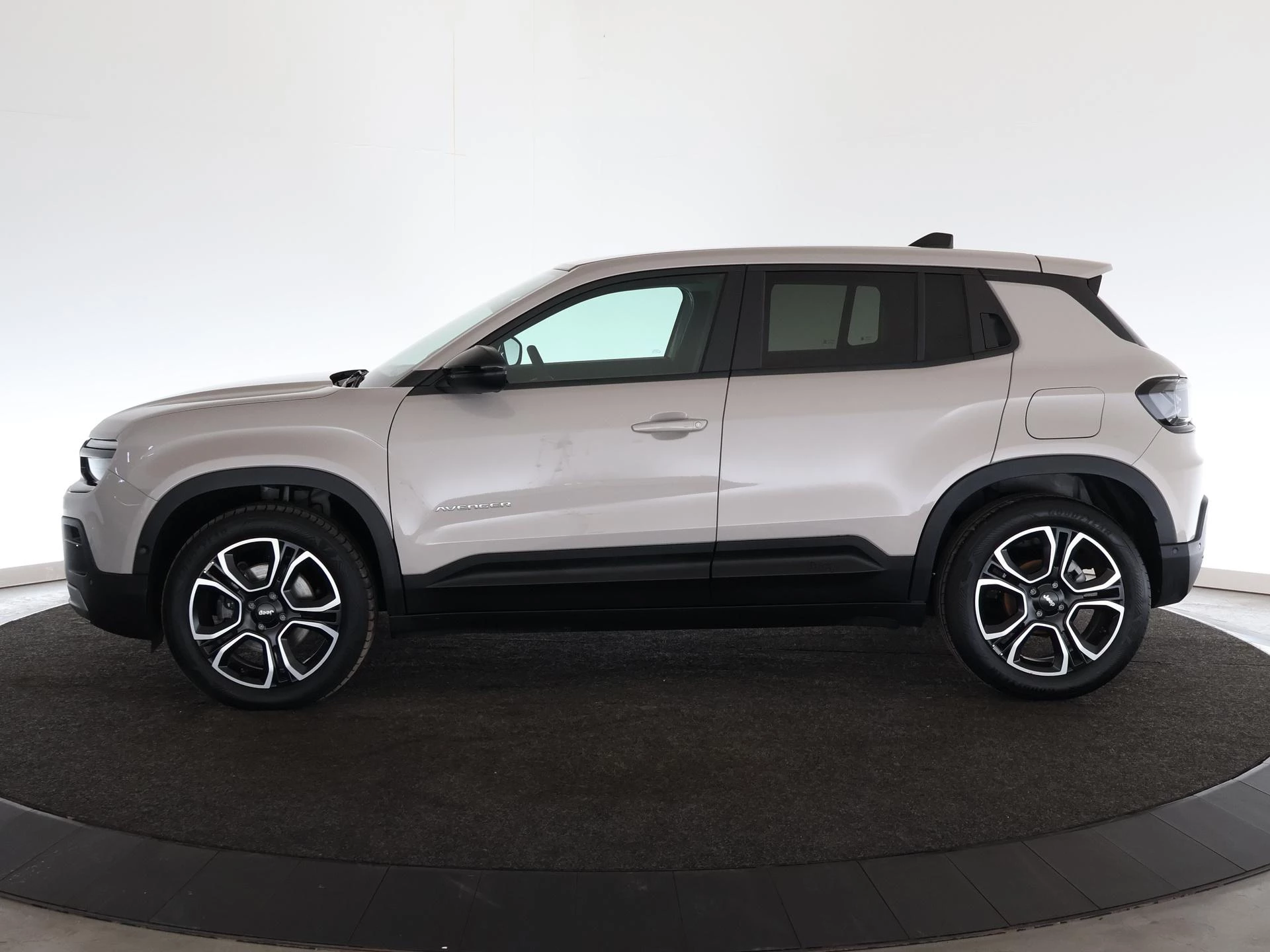 Jeep-Avenger-image-1