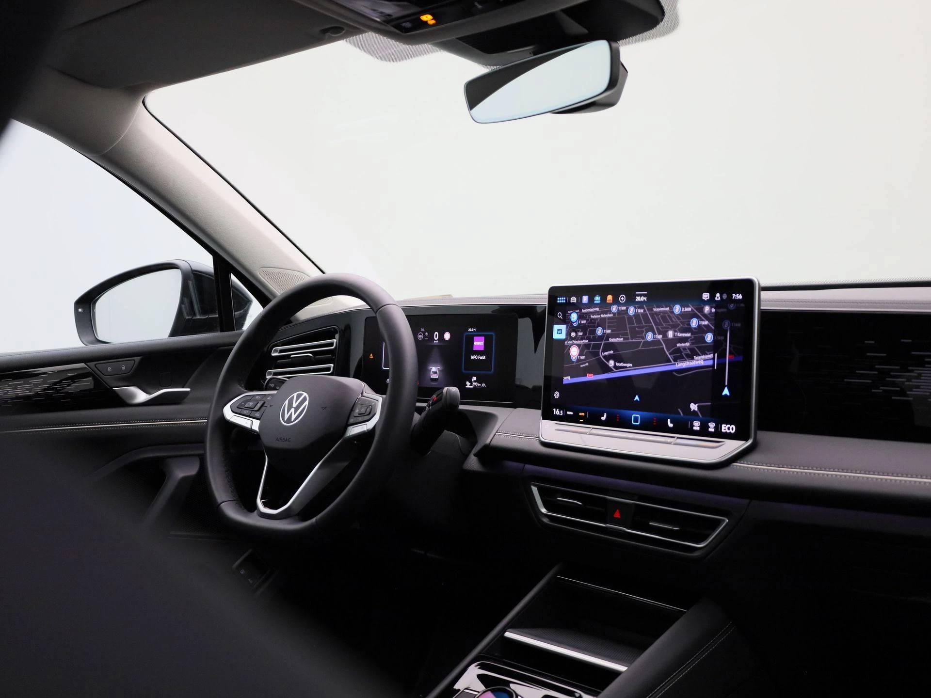 Volkswagen-Tiguan-image-42