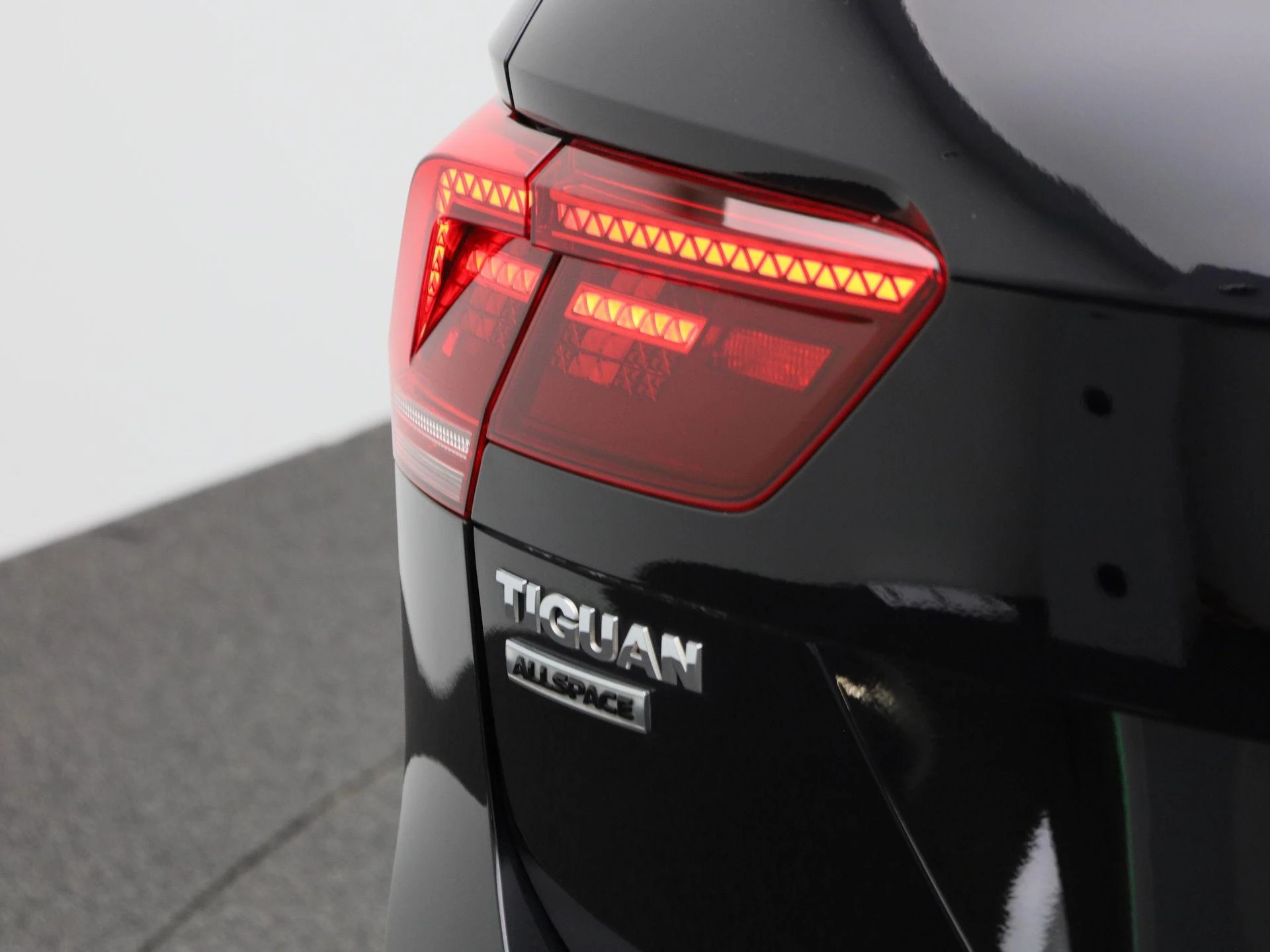 Volkswagen-Tiguan Allspace-image-38