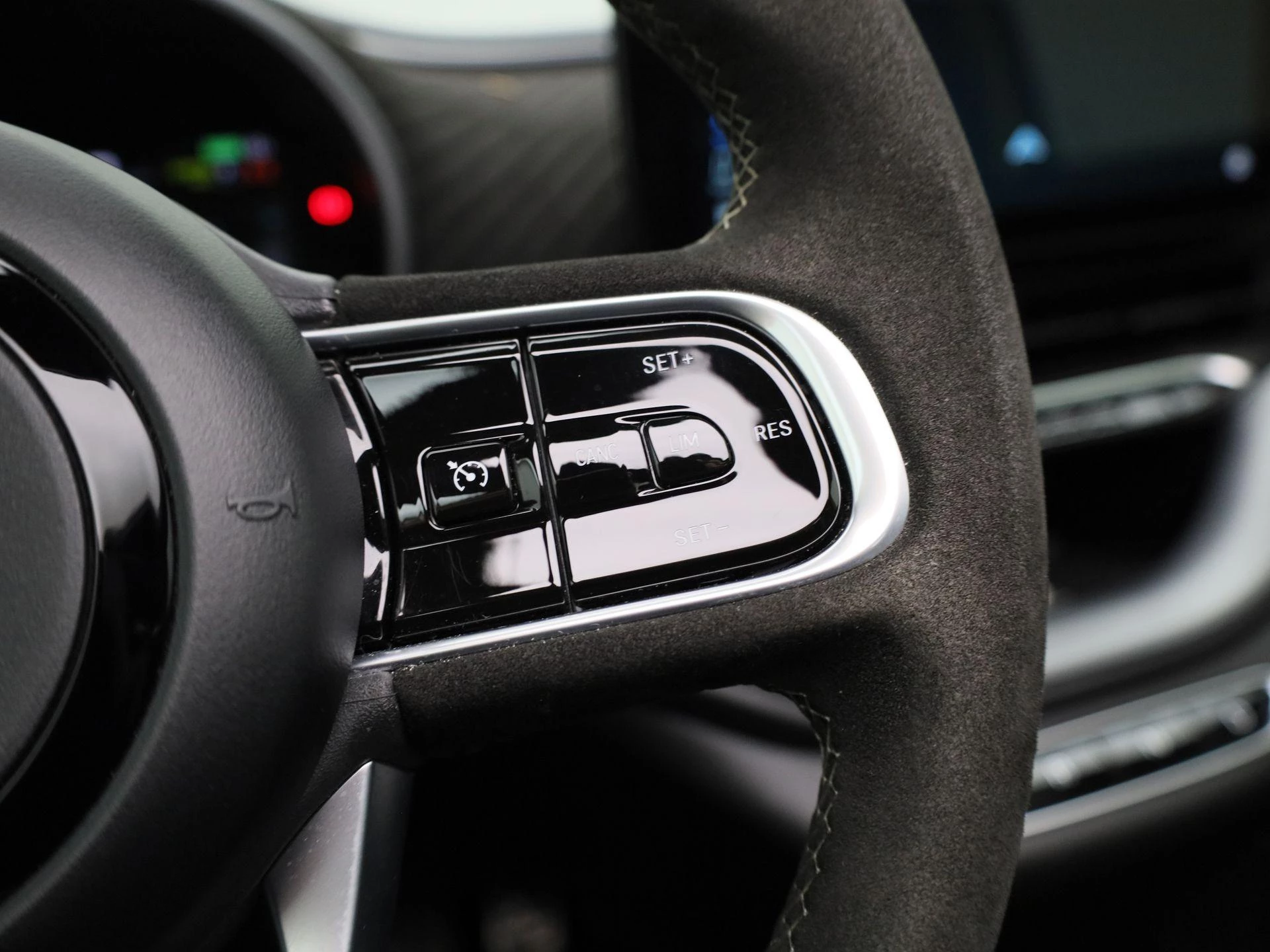 Abarth-500C-image-19