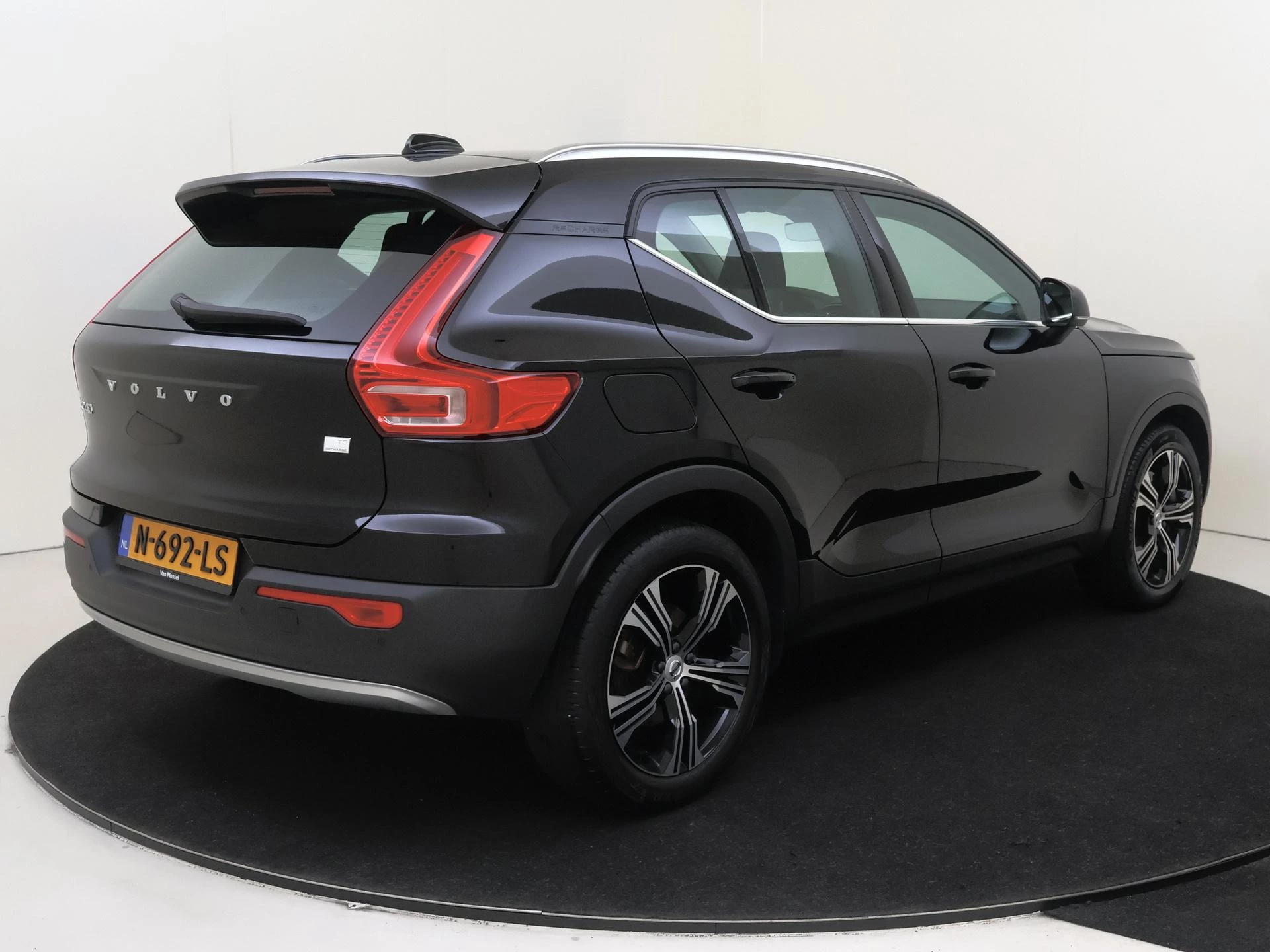 Volvo-XC40-image-3