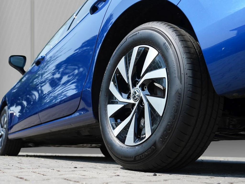 Volkswagen-Passat-image-4