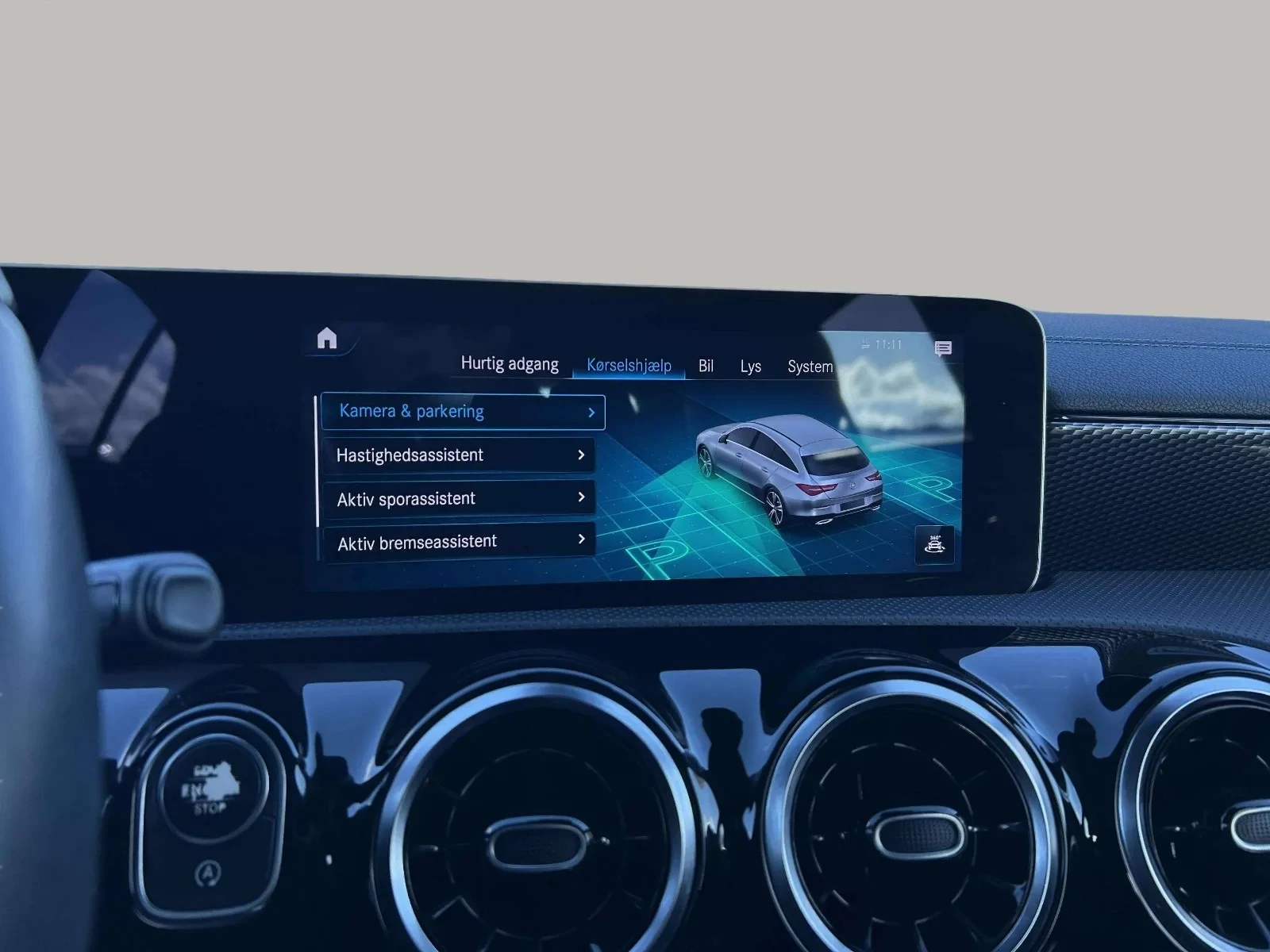 Mercedes-Benz-CLA-image-17
