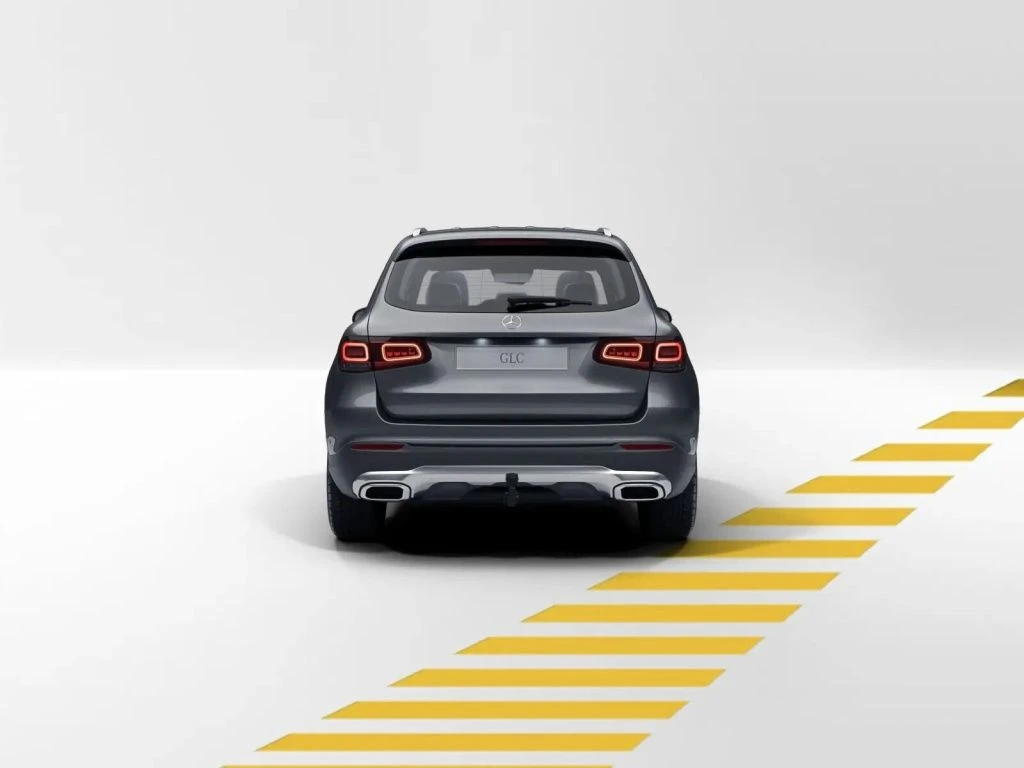 Mercedes-Benz-GLC 220 d-image-5