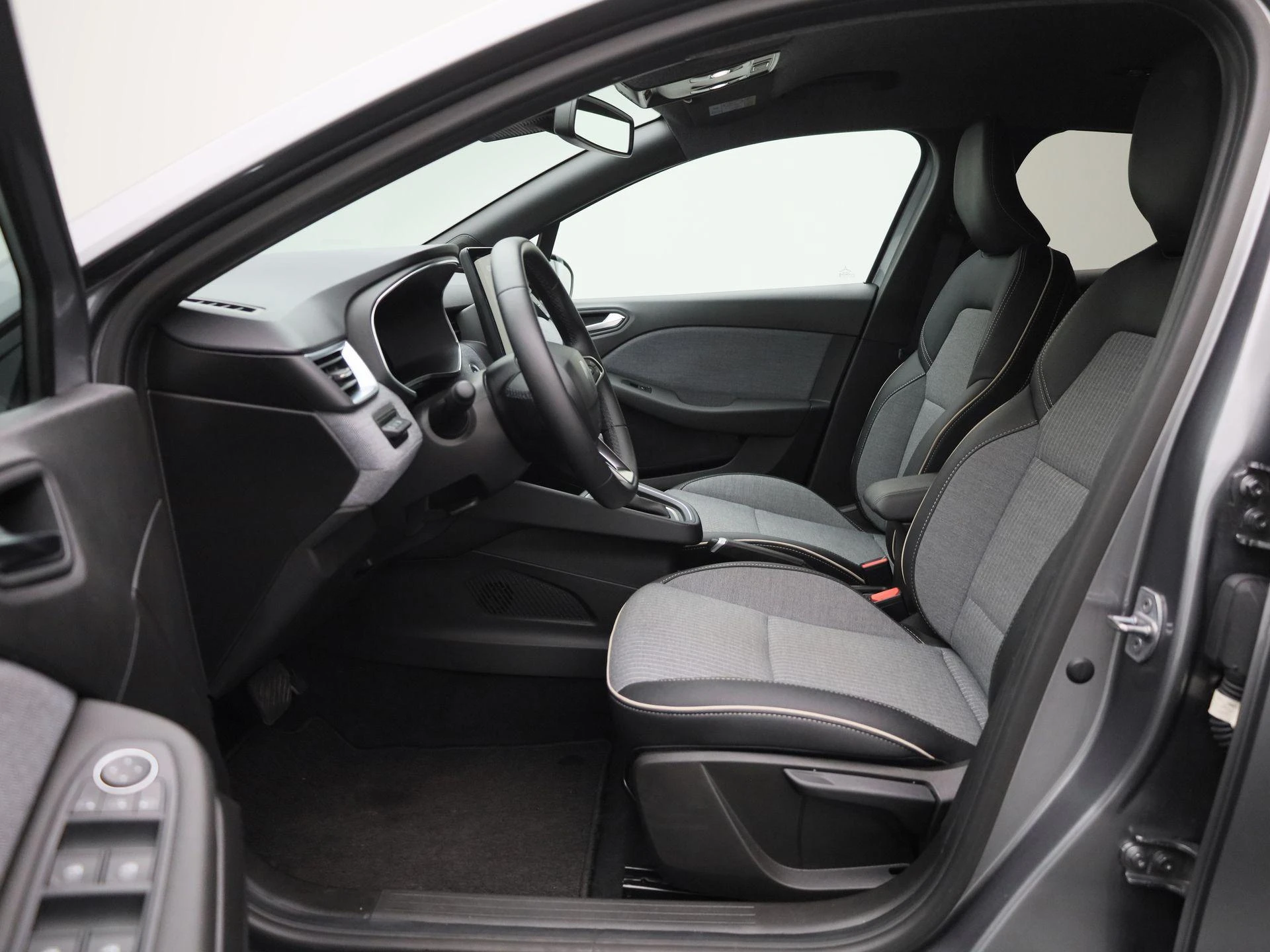 Renault-Clio-image-10