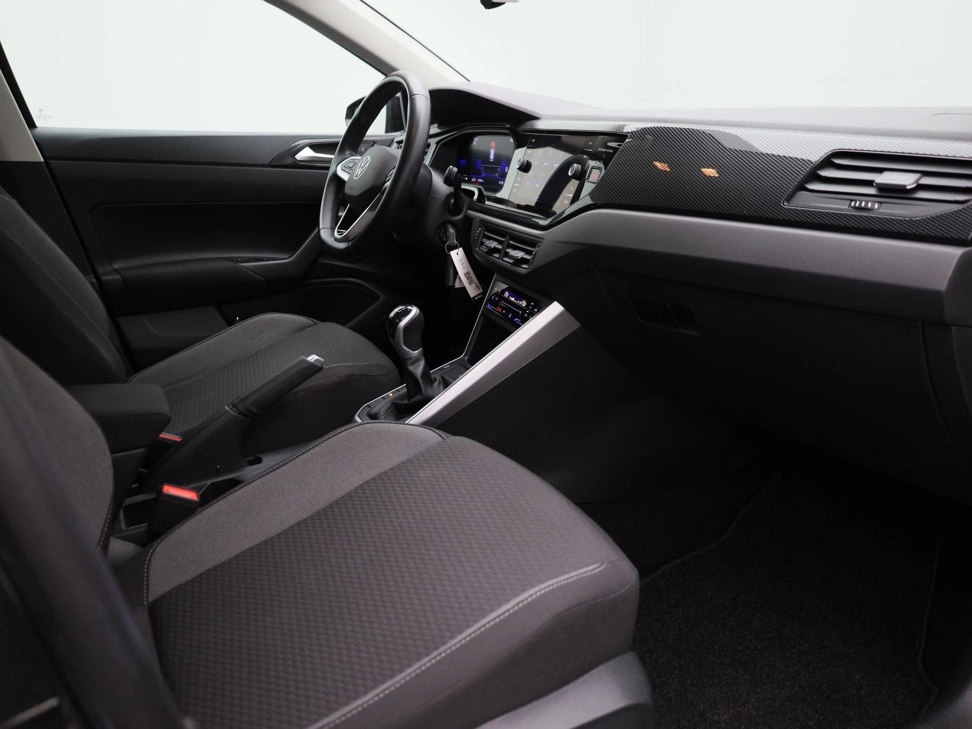 Volkswagen-Polo-image-28