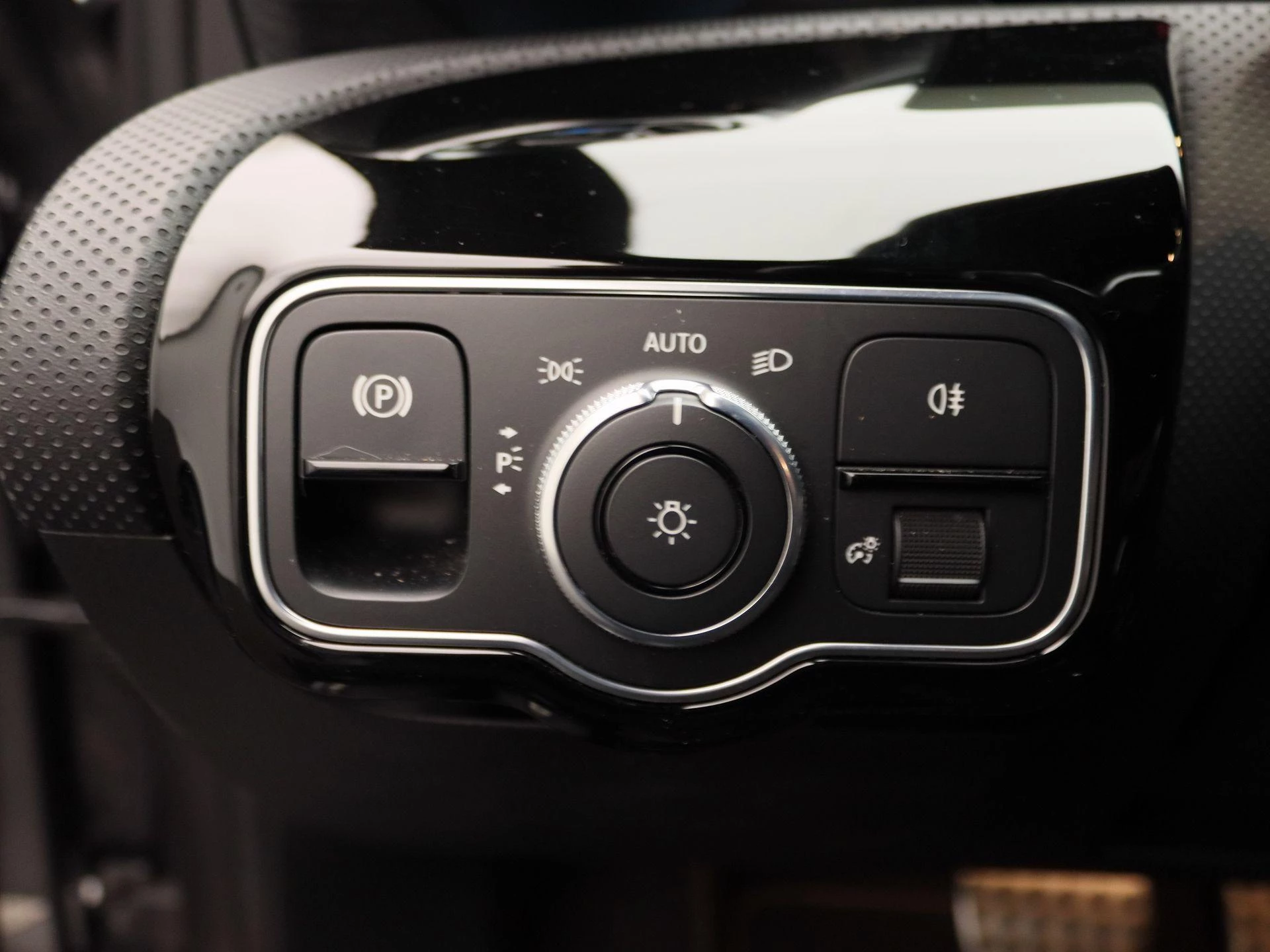 Mercedes-Benz-A-Klasse-image-20