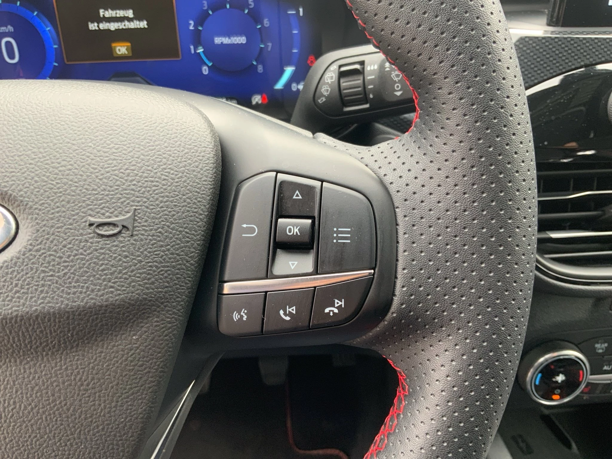 Ford Kuga ST-Line X*PANO*AHK*KAM*ACC*NAVI*SOUND-SYS.