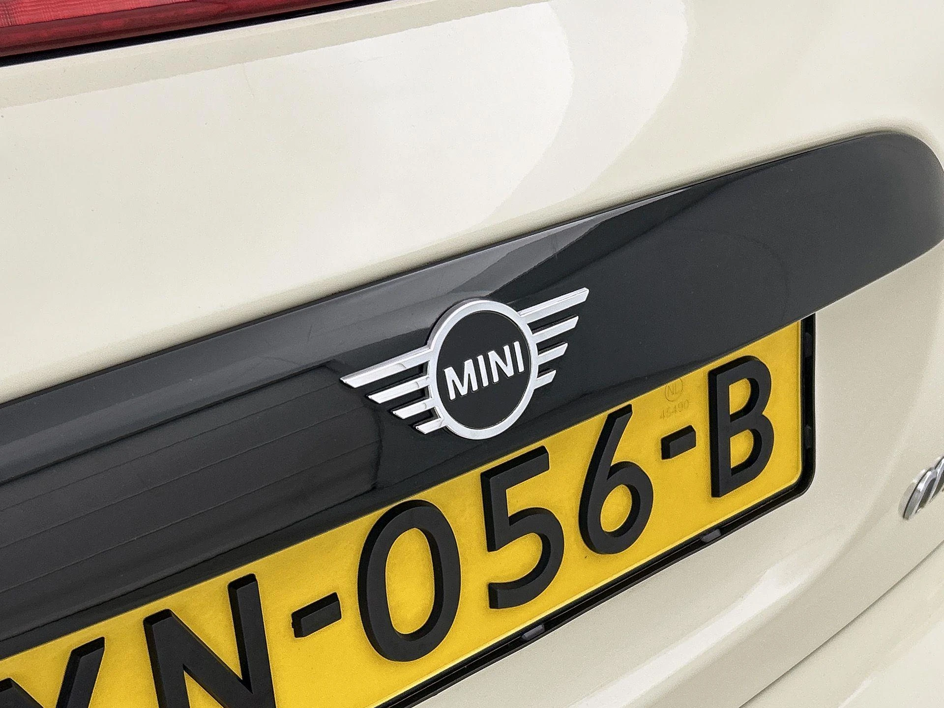 MINI-Cooper Cabrio-image-9