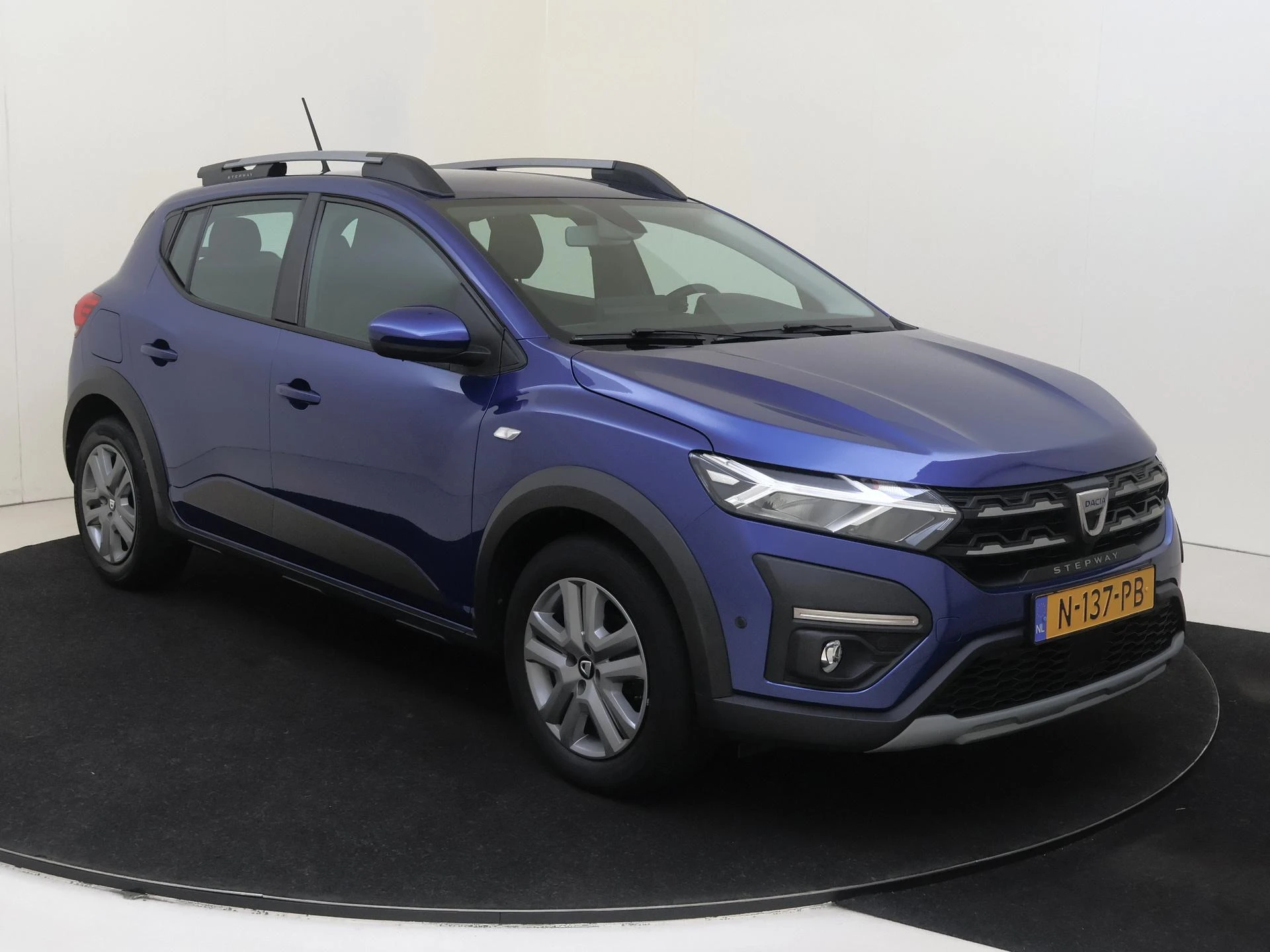 Dacia-Sandero Stepway-image-1