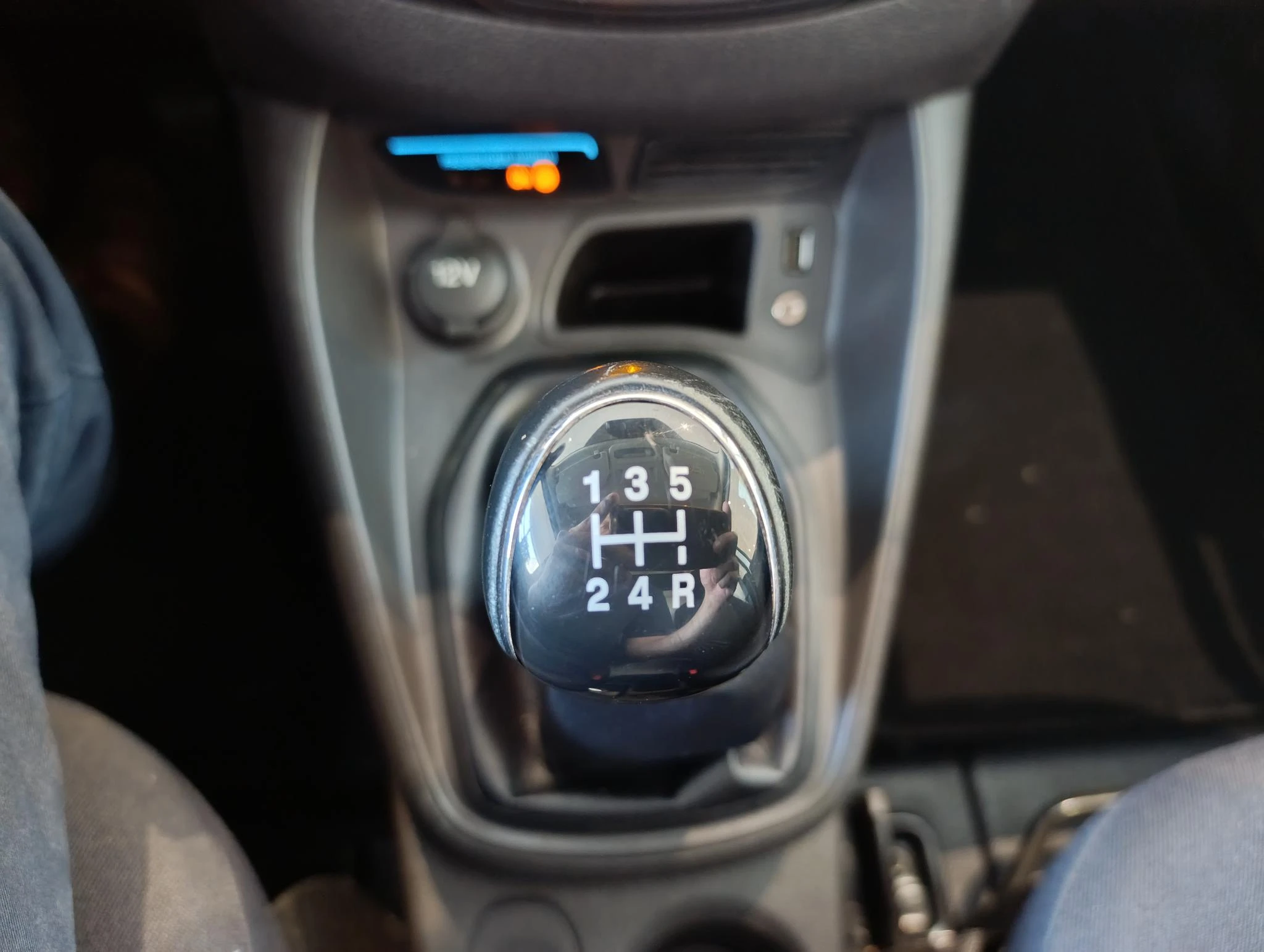 Ford-Transit Courier-image-15