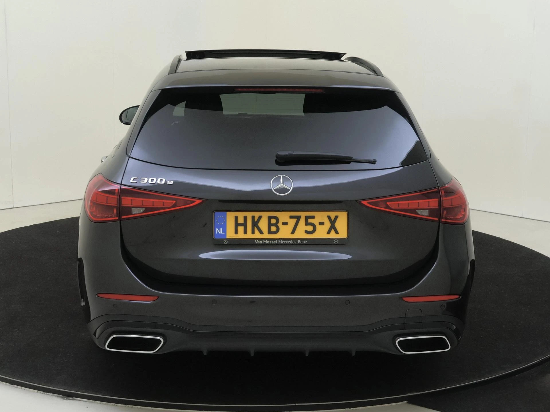 Mercedes-Benz-C-Klasse-image-6