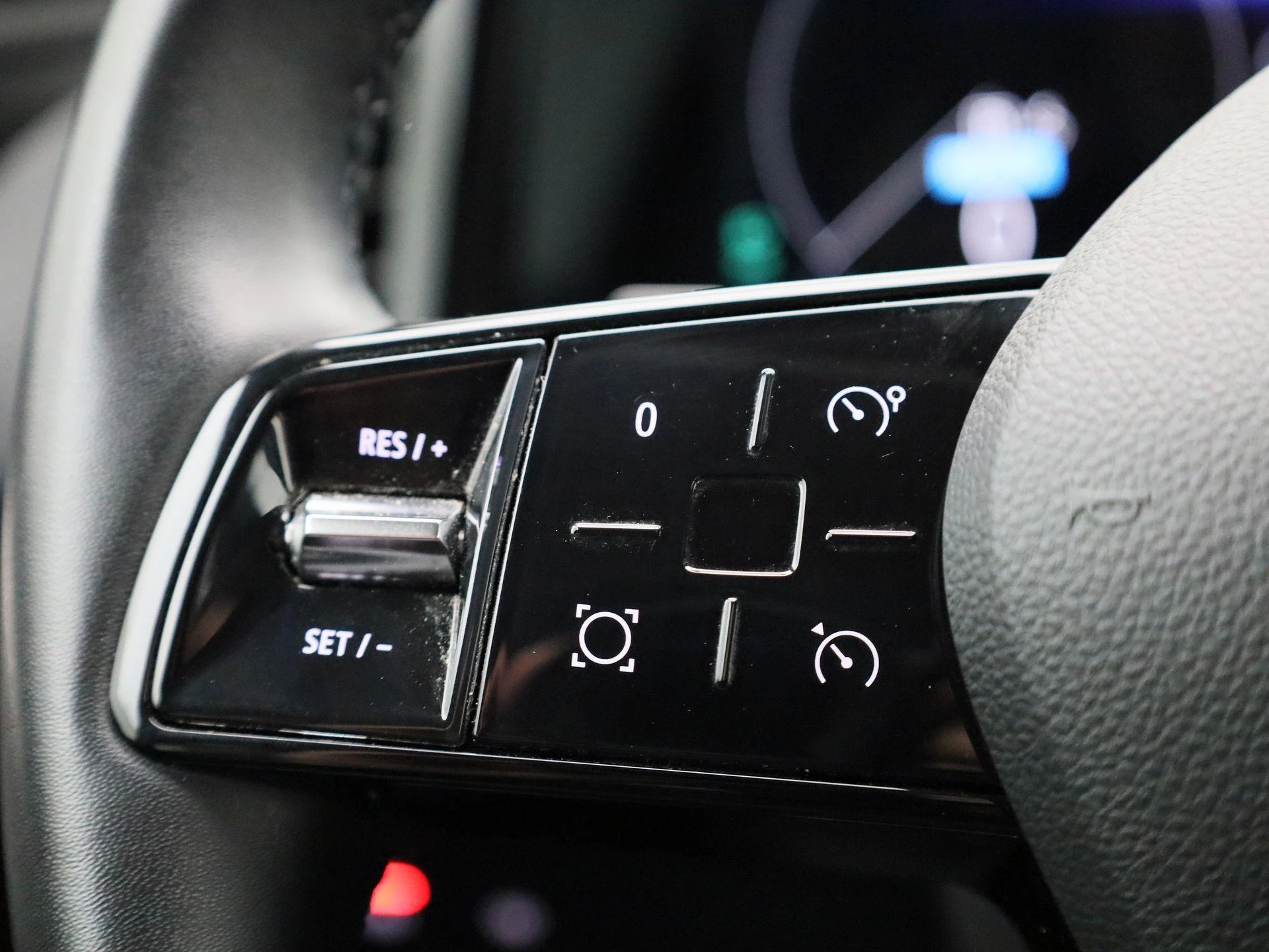 Renault-Megane E-Tech-image-15