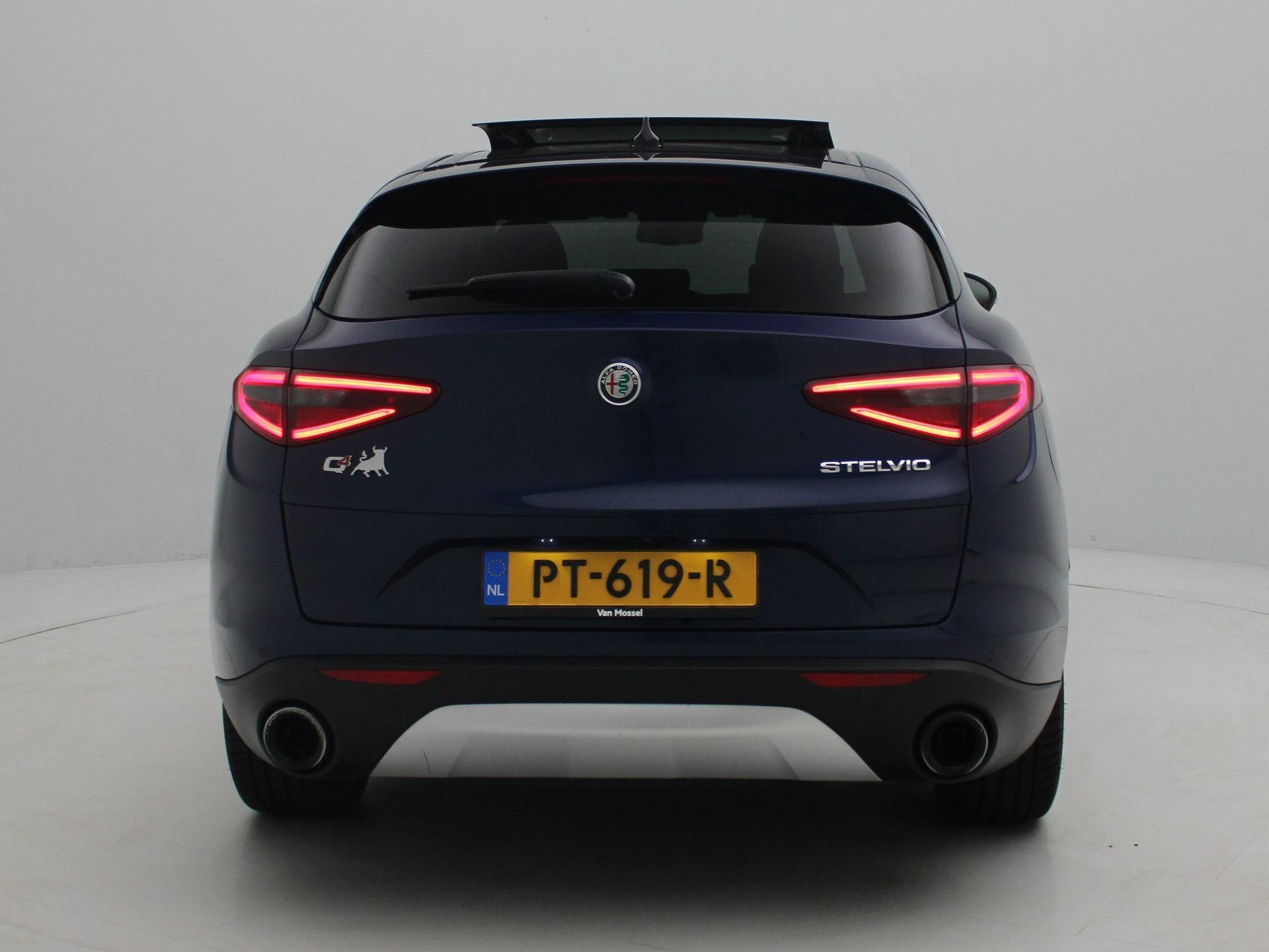 Alfa Romeo-Stelvio-image-5