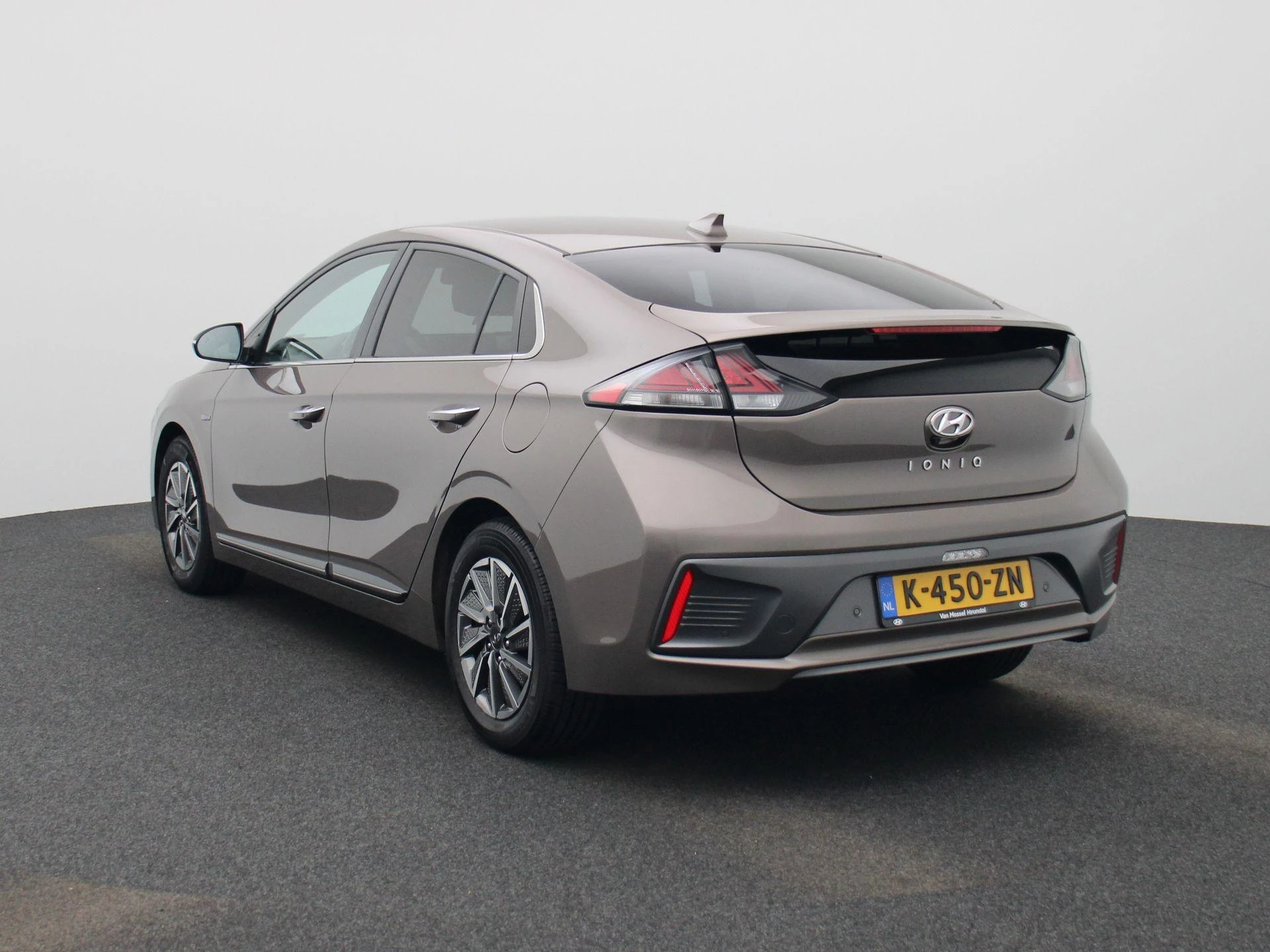Hyundai-IONIQ-image-3