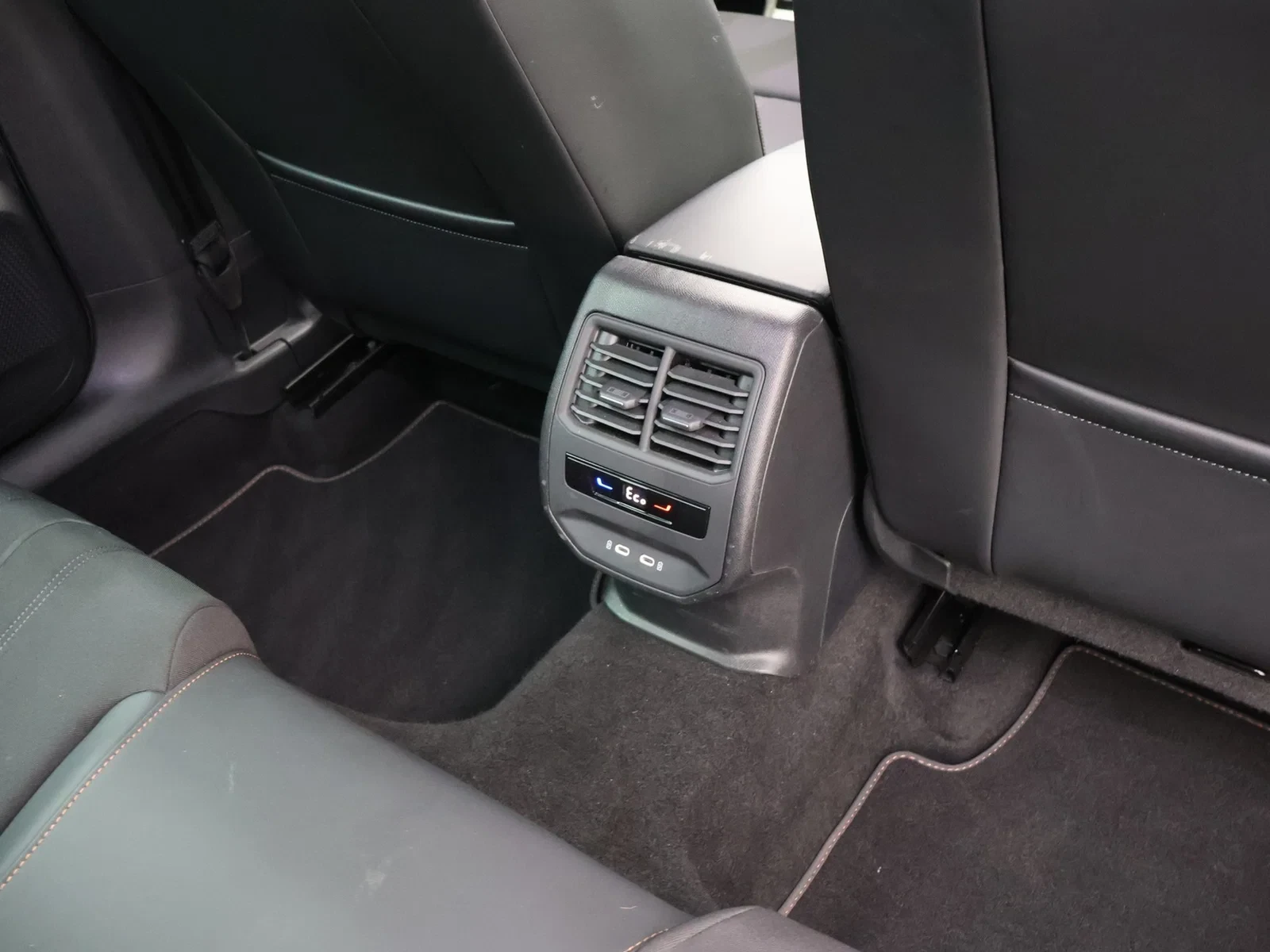 CUPRA Leon Sportstourer ST e-Hybrid (PHEV) Leon Break PHEV 1.4TSI 204PK *AUTOMAAT*CAMERA*LEDER*SPORTZETELS*CRUISE*VIRTUAL COCKPIT*PDC*...*