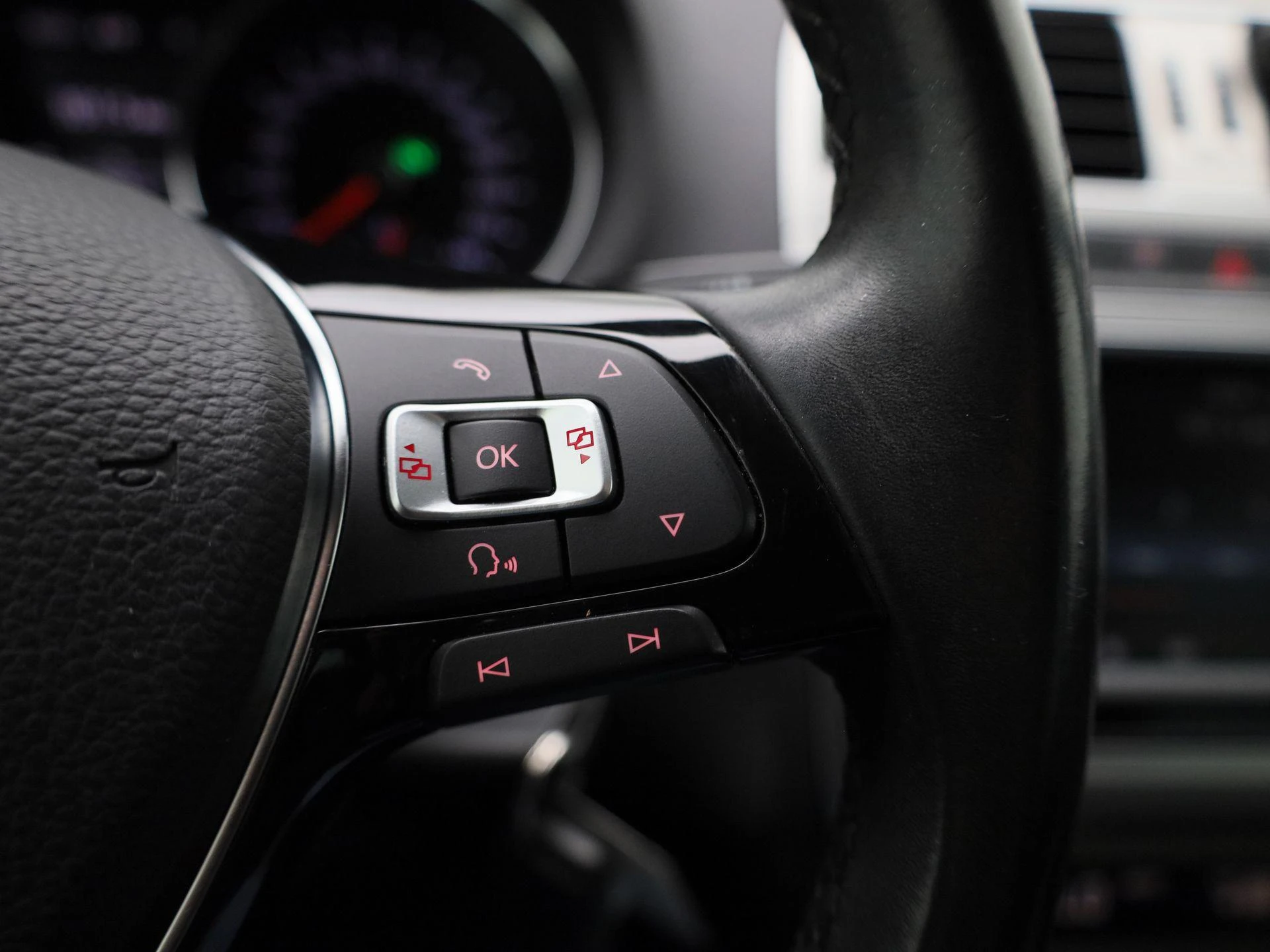 Volkswagen-Polo-image-14