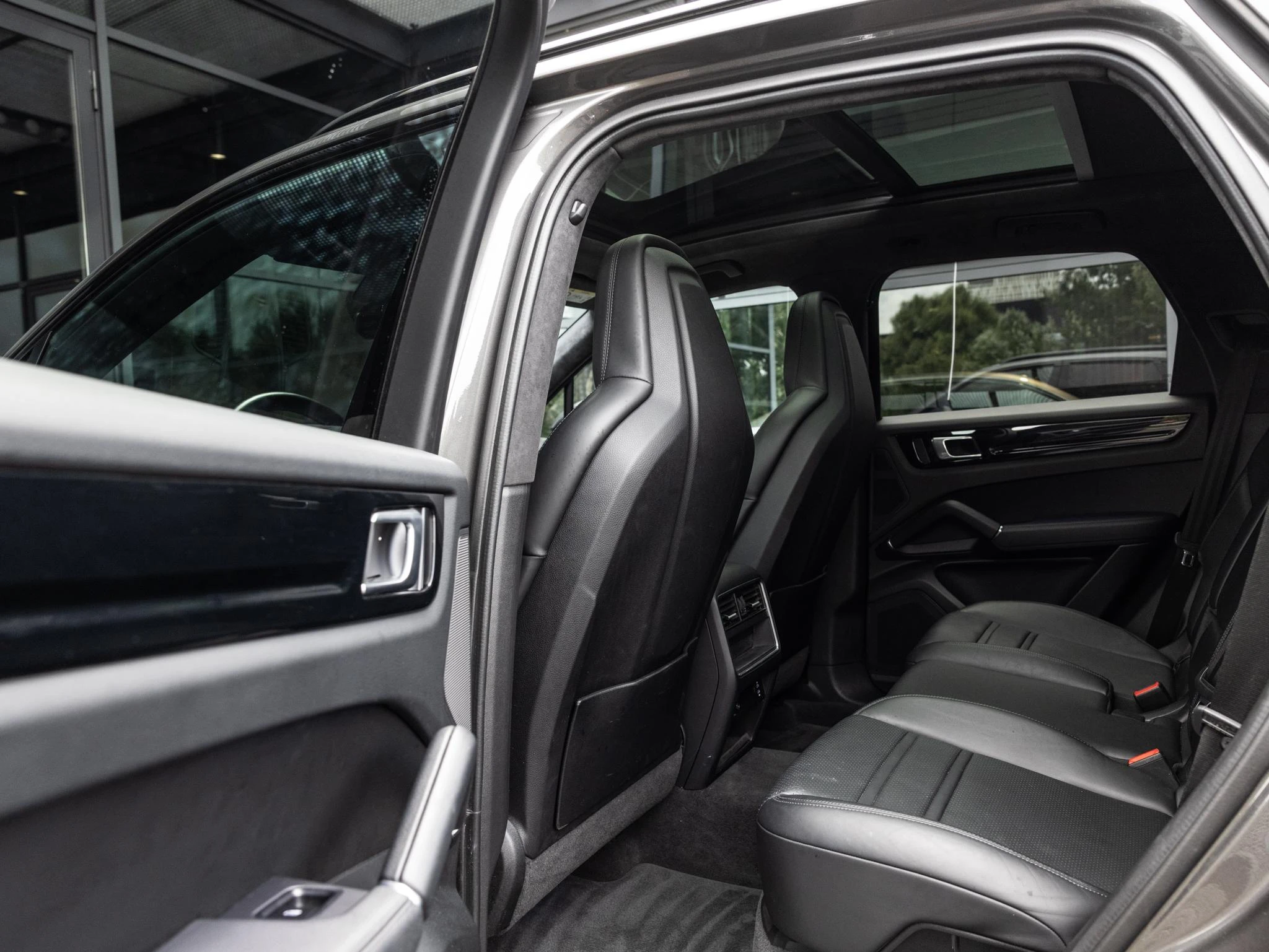 Porsche-Cayenne-image-52