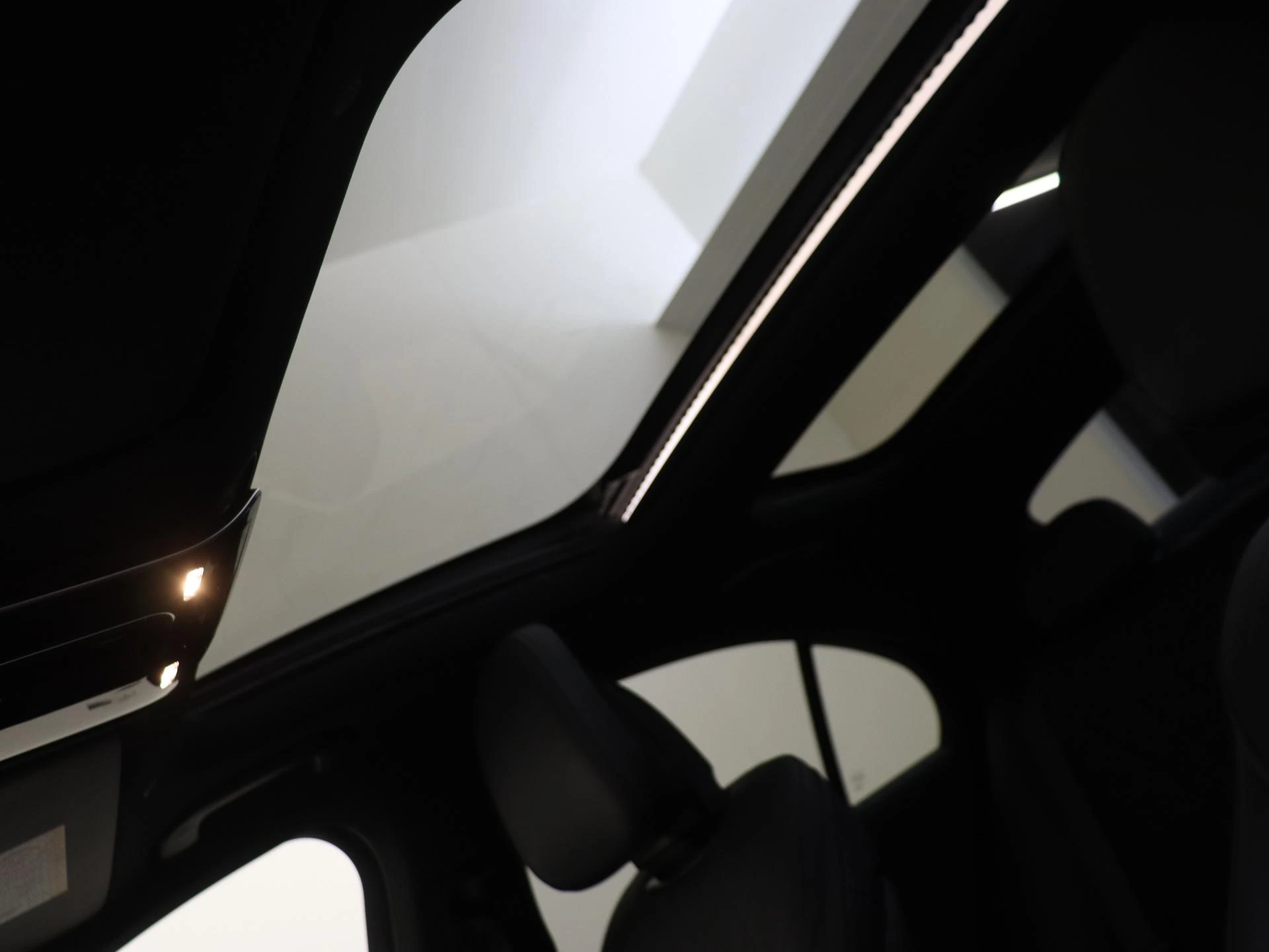 Mercedes-Benz-E-Klasse-image-25