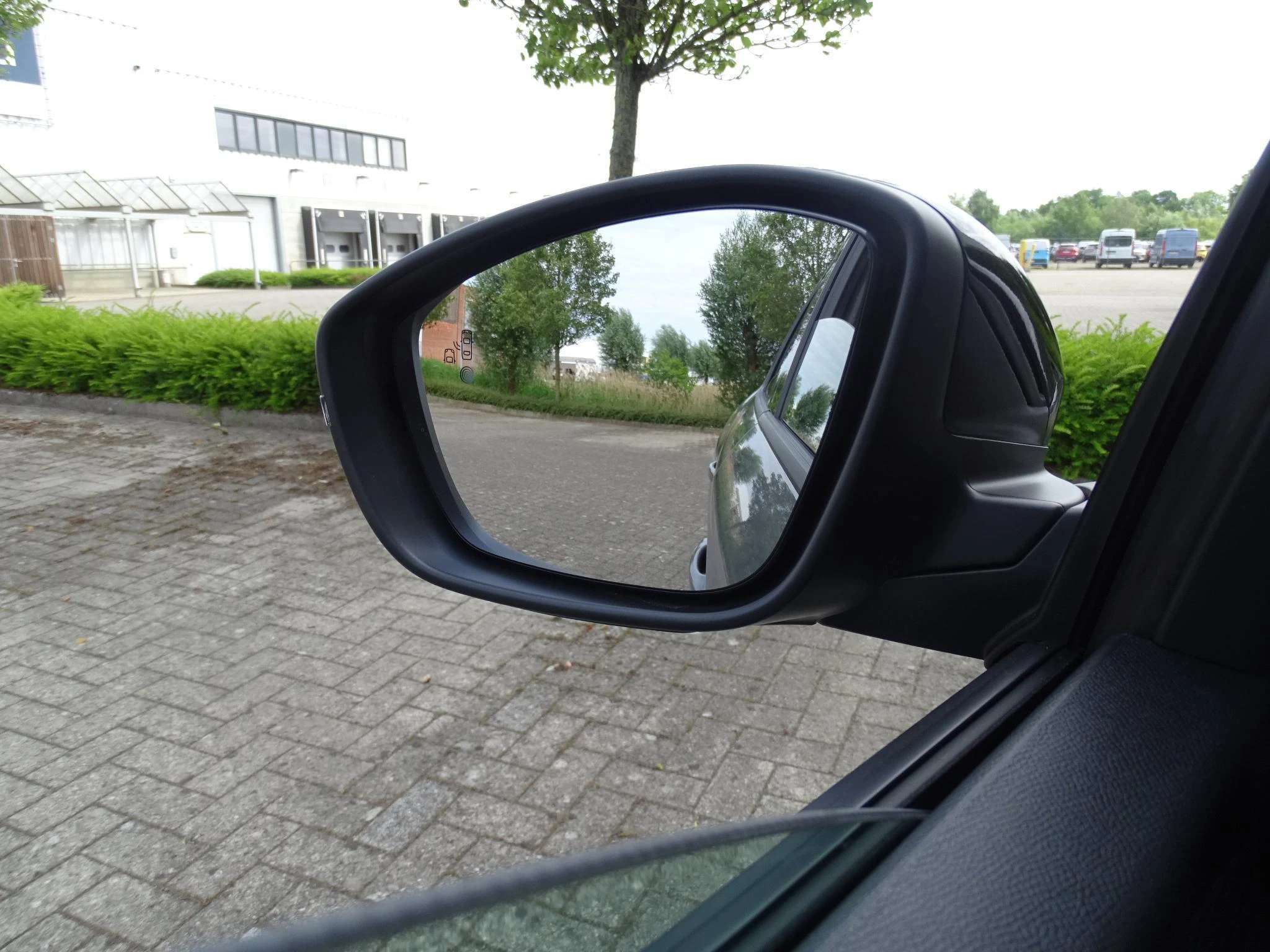Peugeot-208-image-16