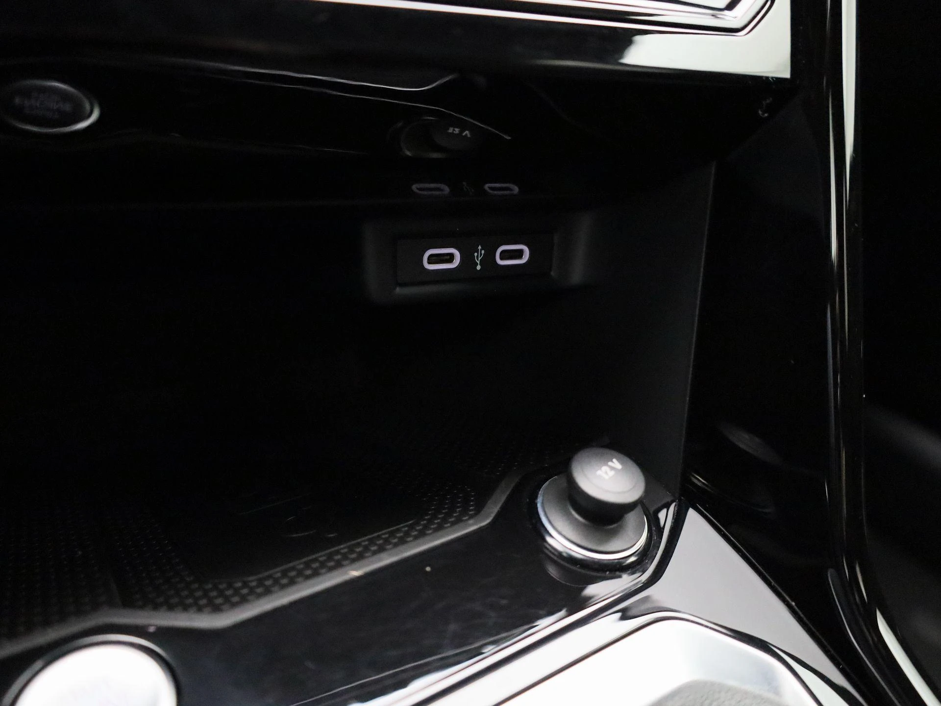 Volkswagen-T-Roc-image-32