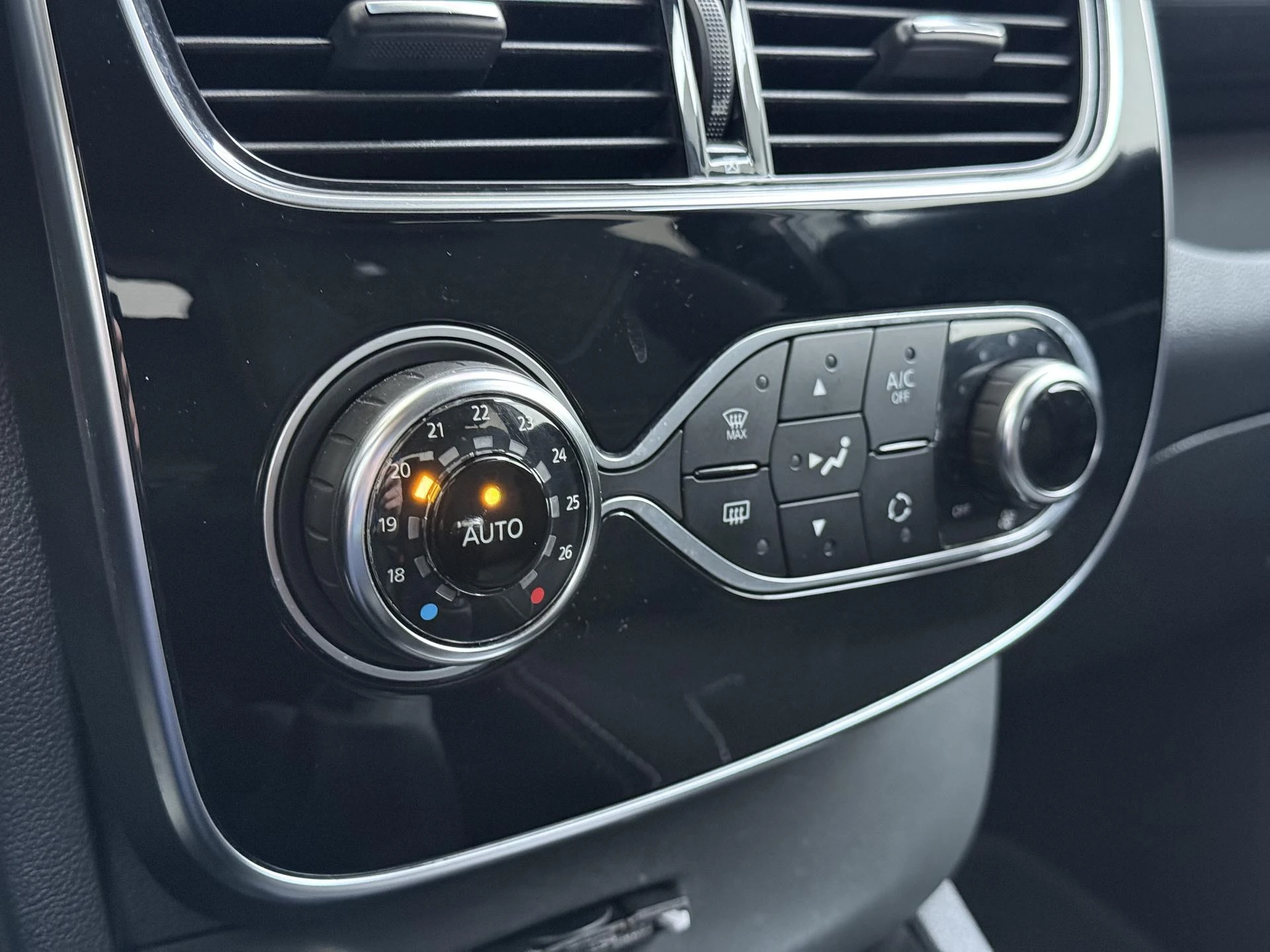Renault-Clio-image-24