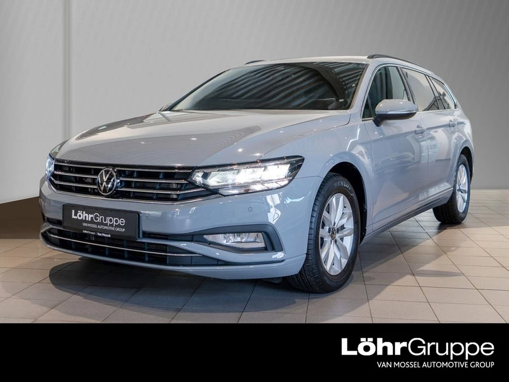 Volkswagen-Passat-image-0