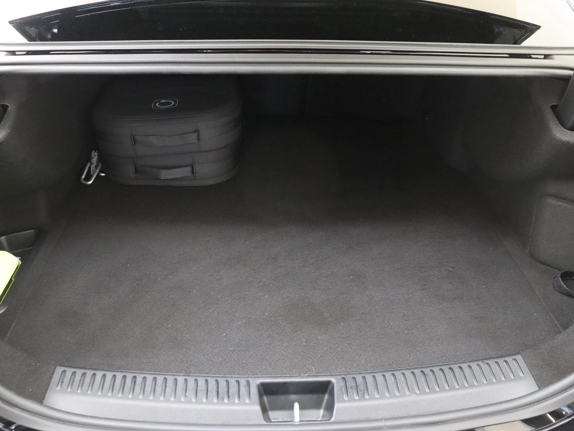 Mercedes-Benz-E-Klasse-image-29