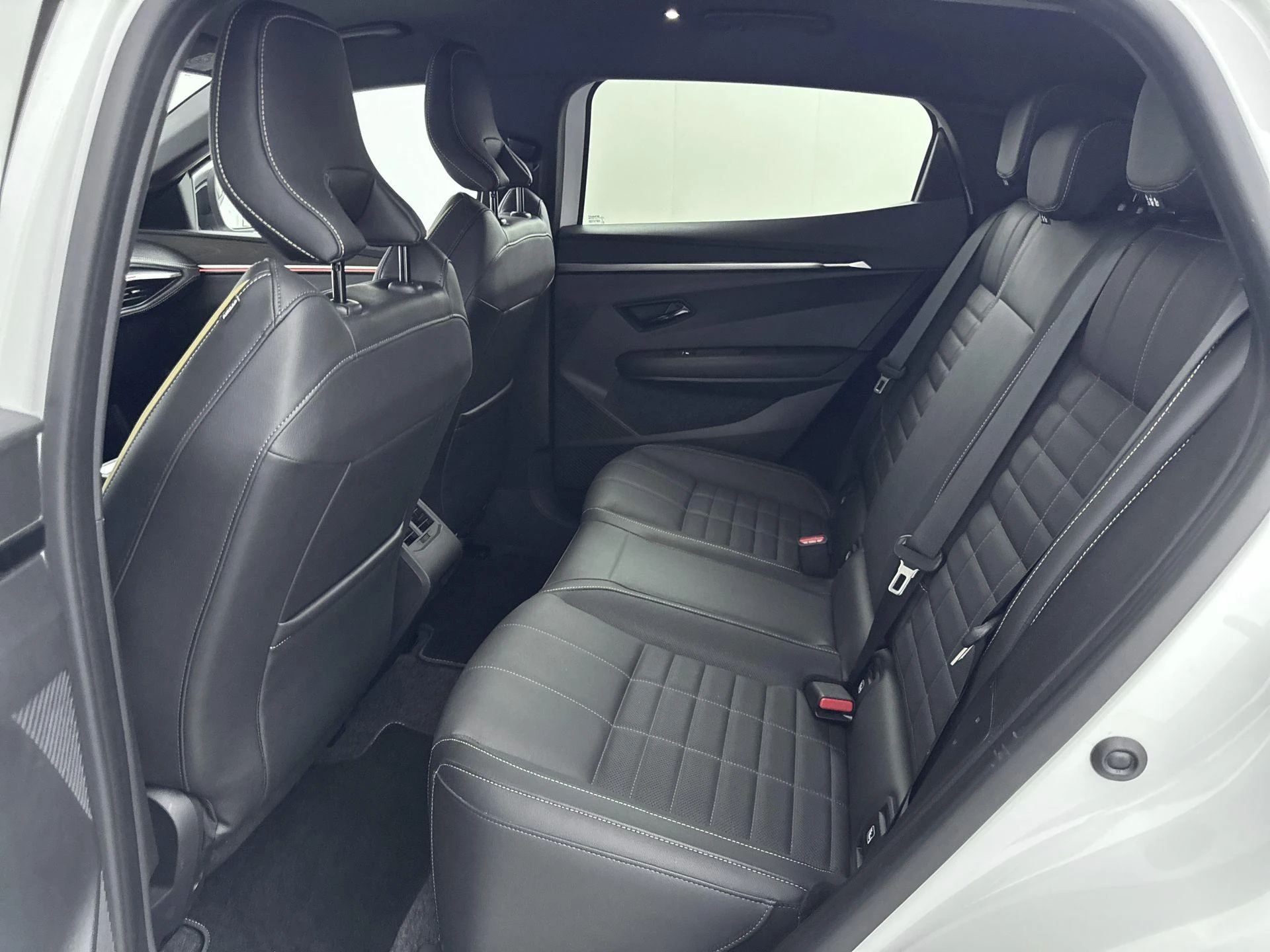 Renault-Megane E-Tech-image-25