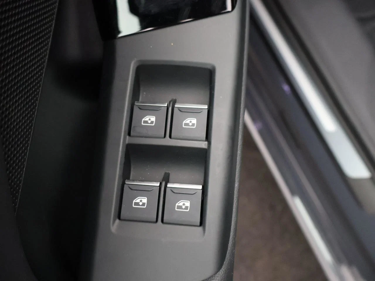 Audi-A6 Avant e-tron-image-18
