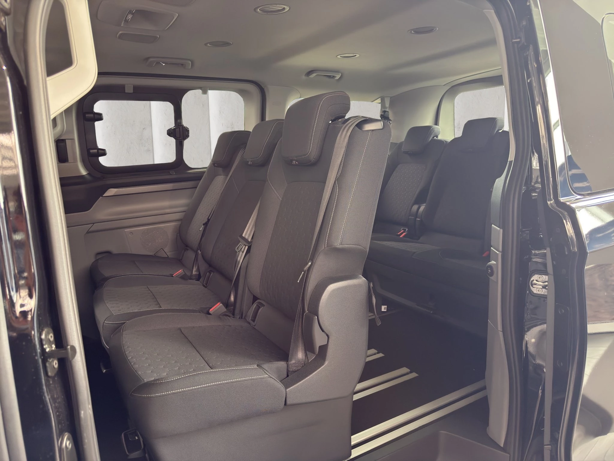 Ford-Tourneo Custom-image-9