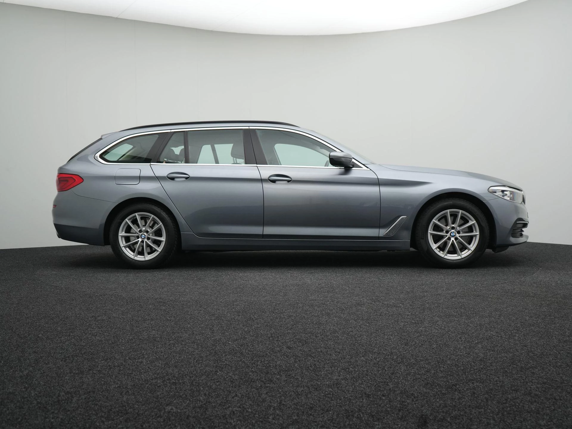 BMW-5 Serie-image-5