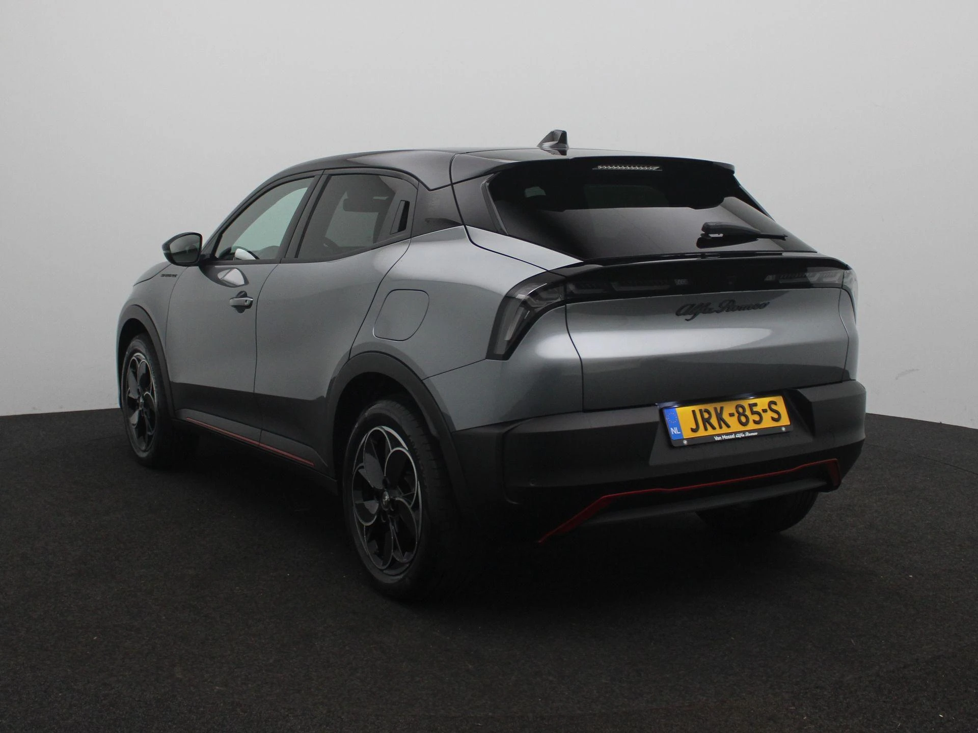 Alfa Romeo Junior Elettrica Speciale 54 kWh
