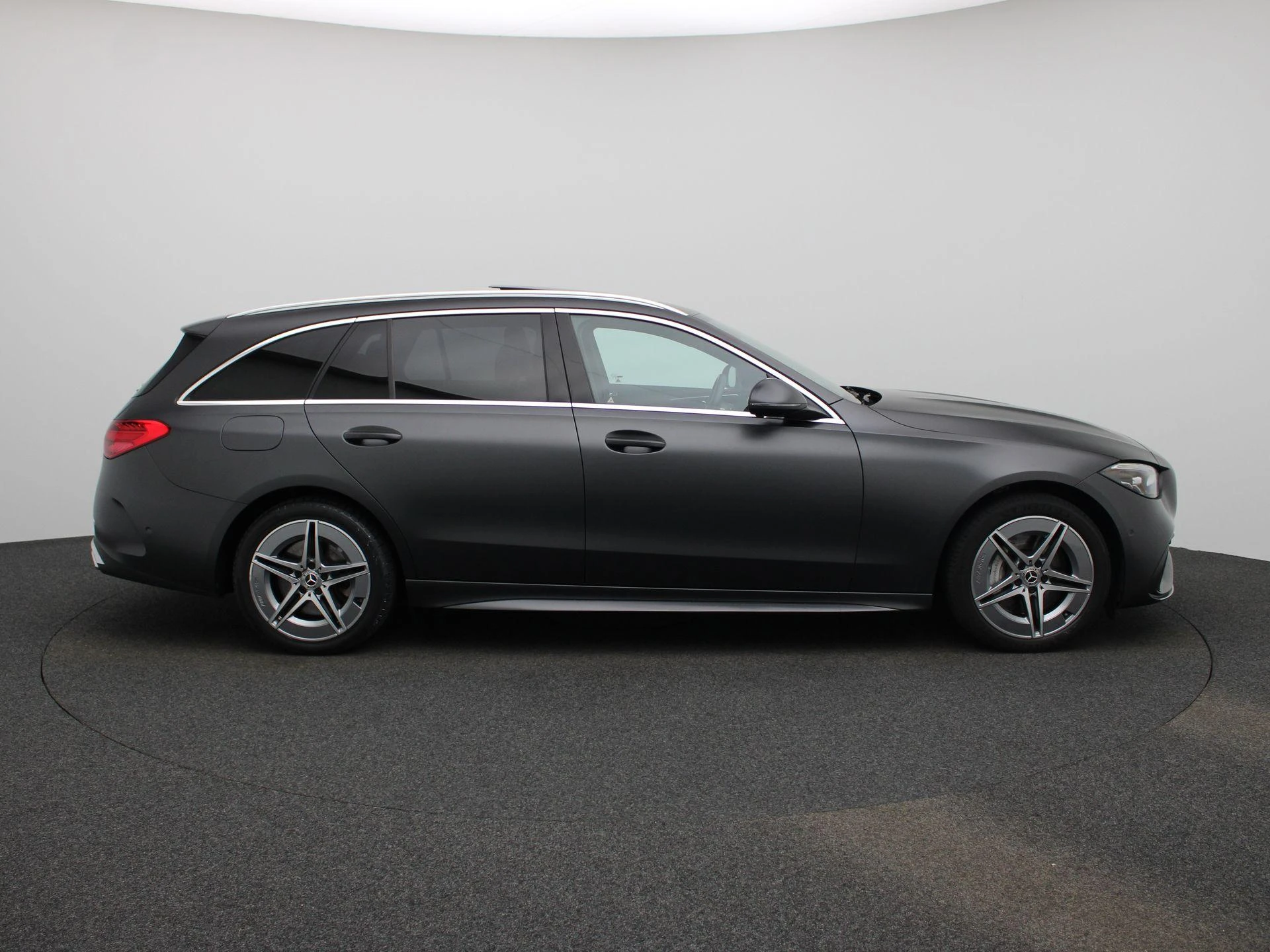 Mercedes-Benz-C-Klasse-image-5