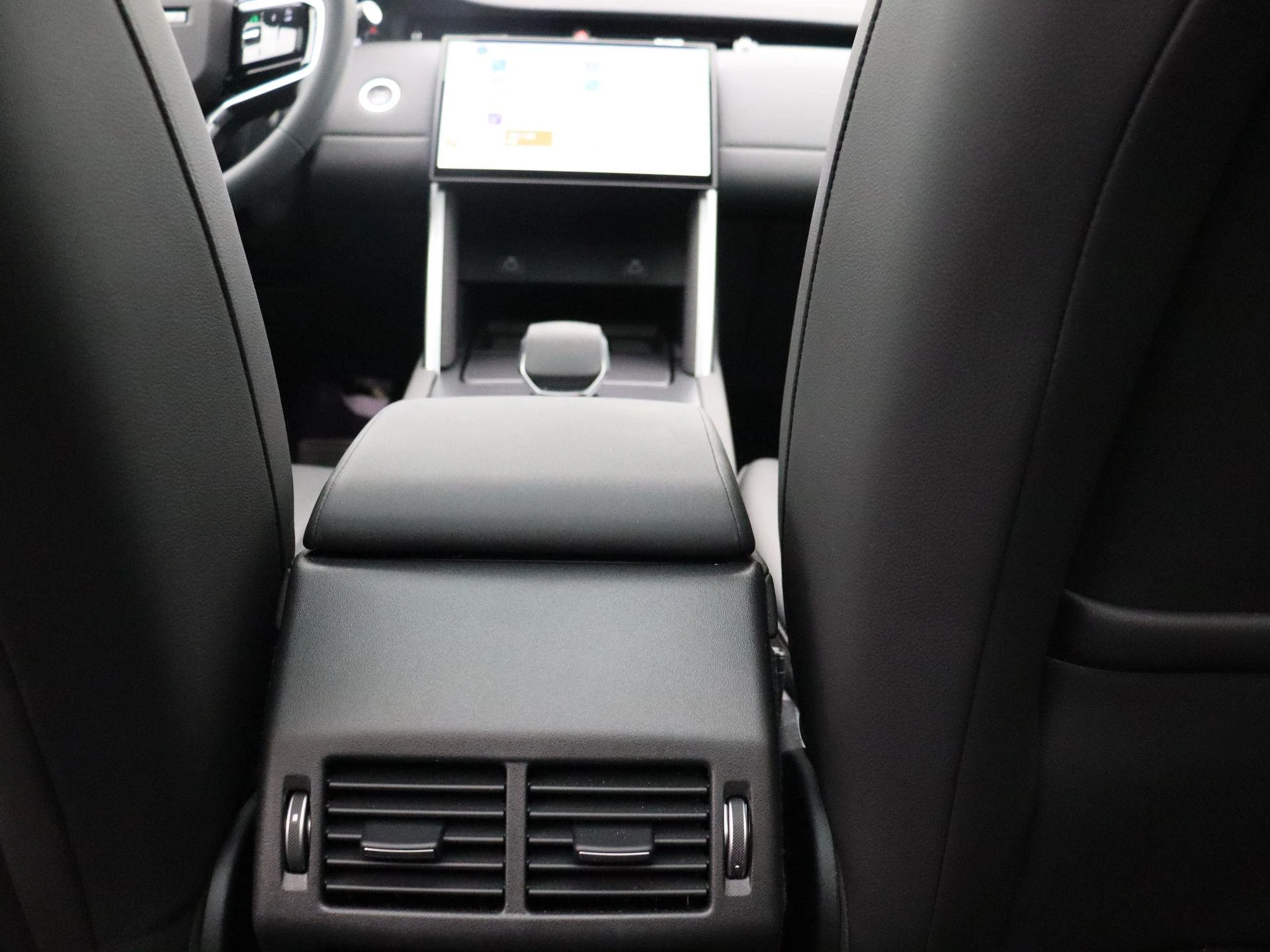 Land Rover-Discovery Sport-image-19