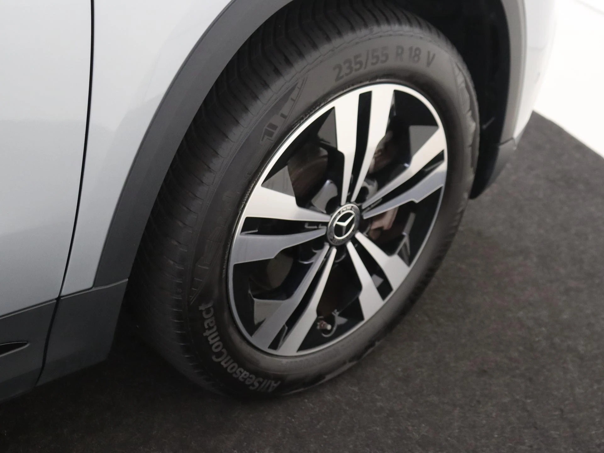Mercedes-Benz-GLA-image-32