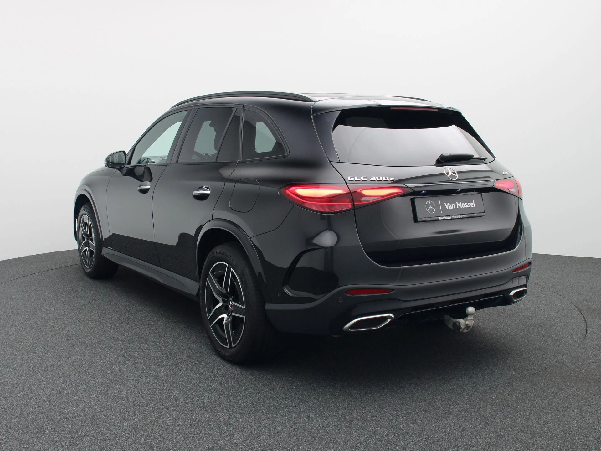 Mercedes-Benz-GLC-image-1