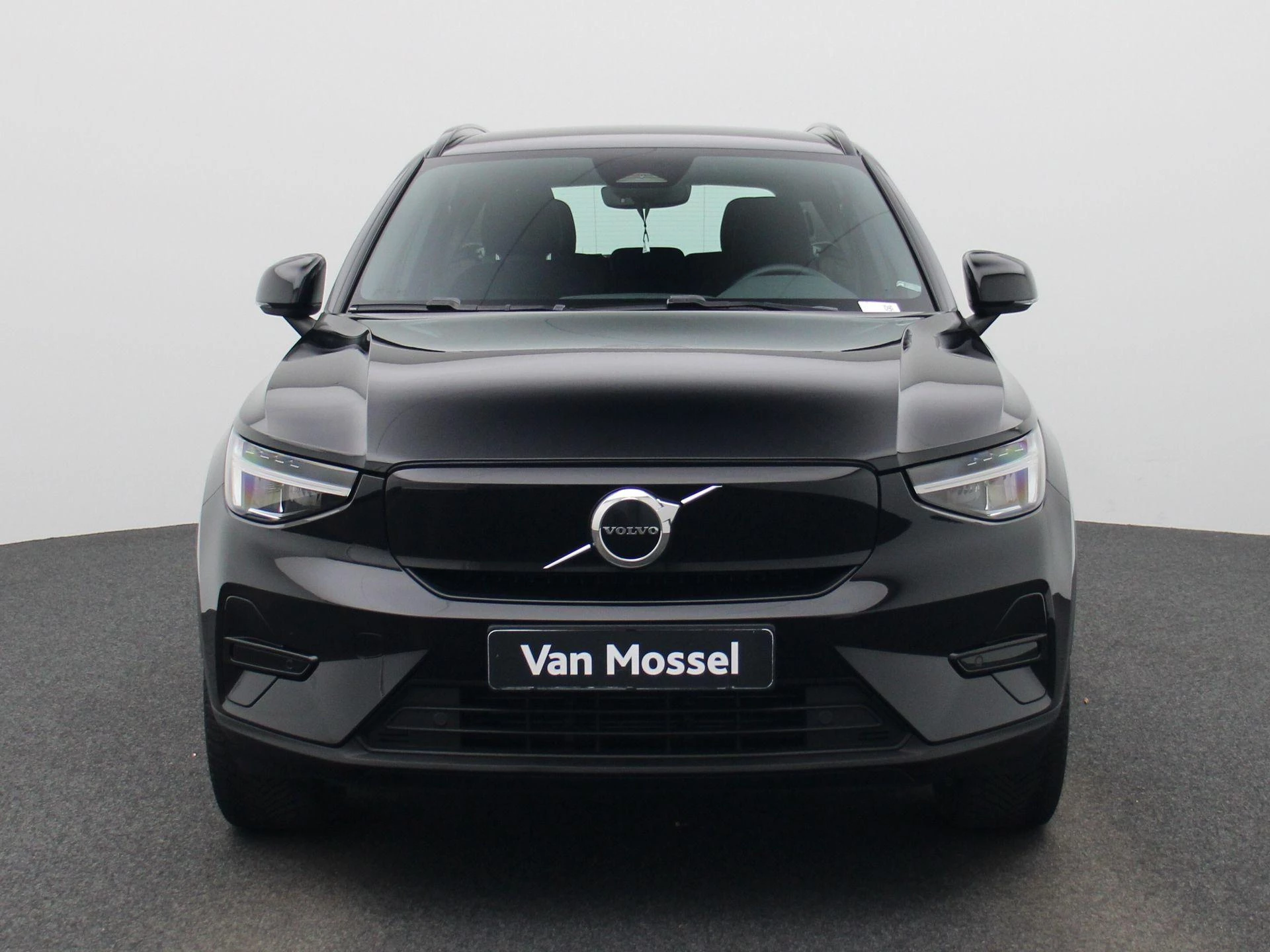 Volvo-XC40-image-2