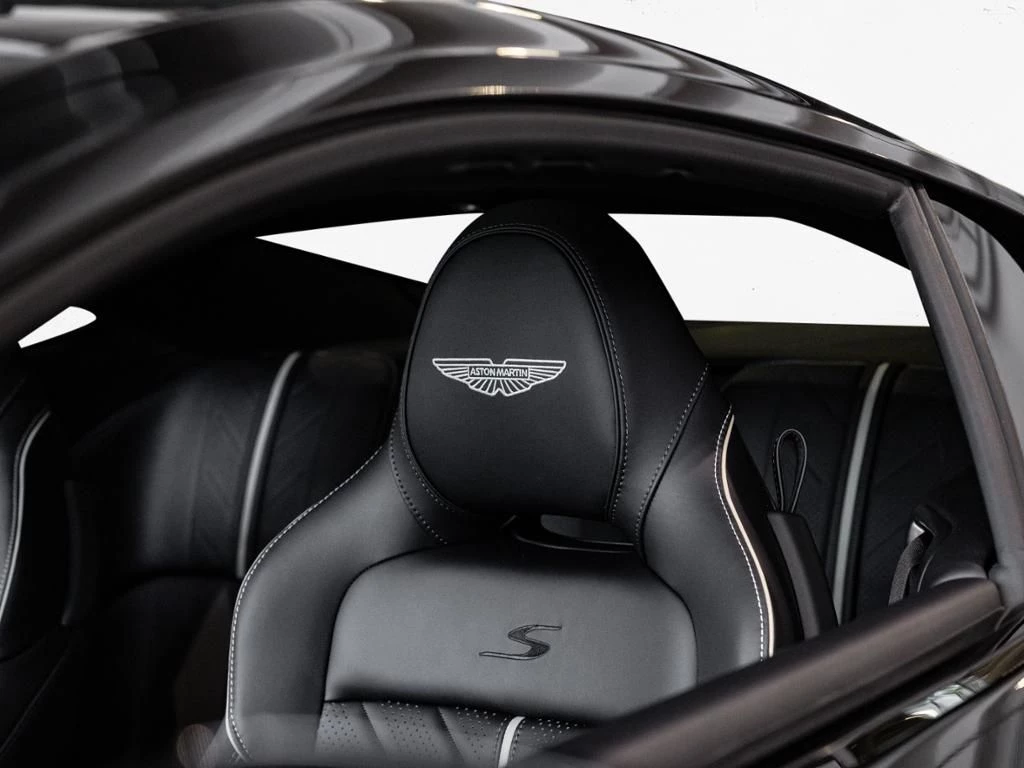 Aston Martin DB12 S Coupe Aston Martin Hamburg