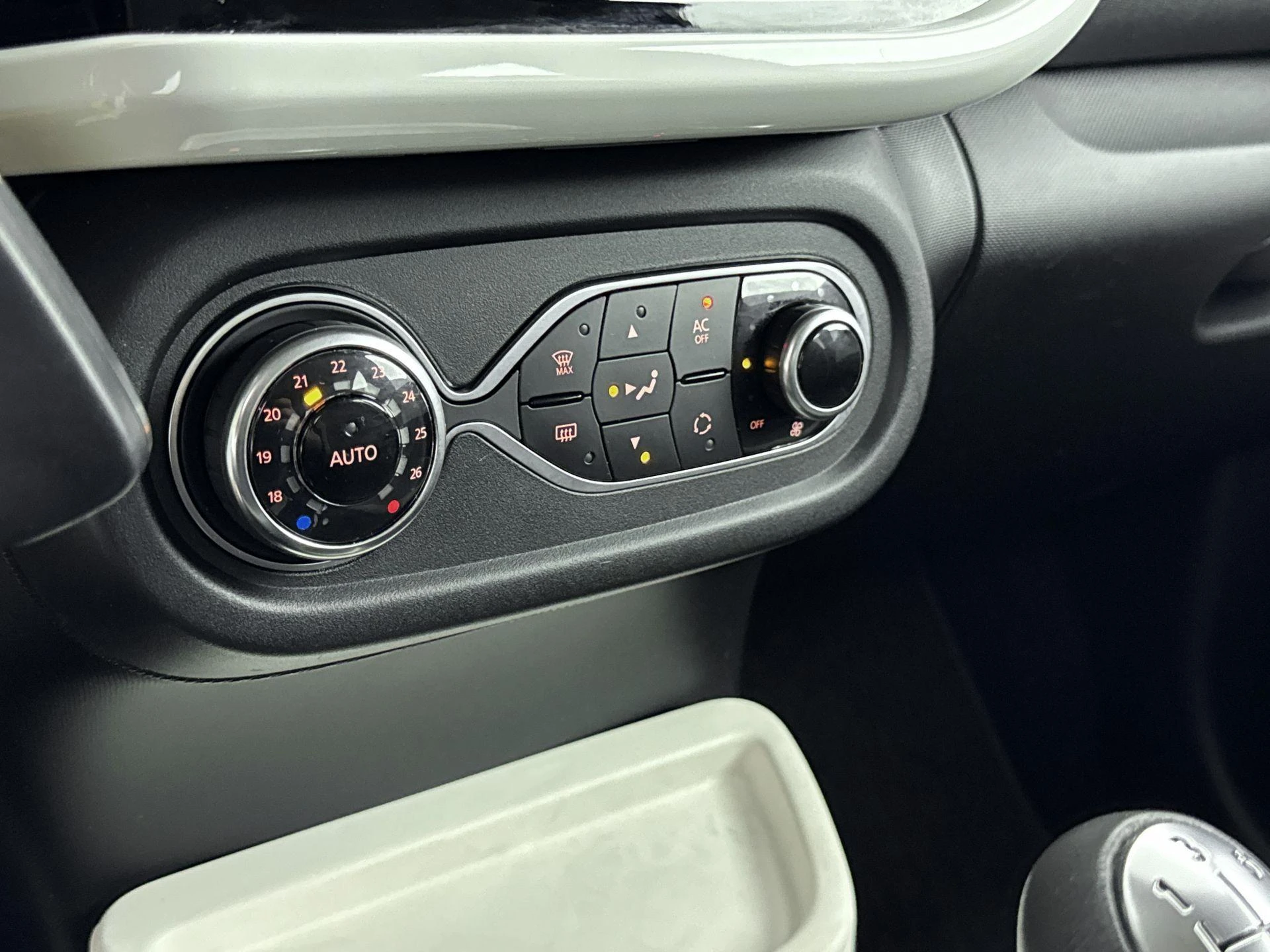 Renault-Twingo-image-18