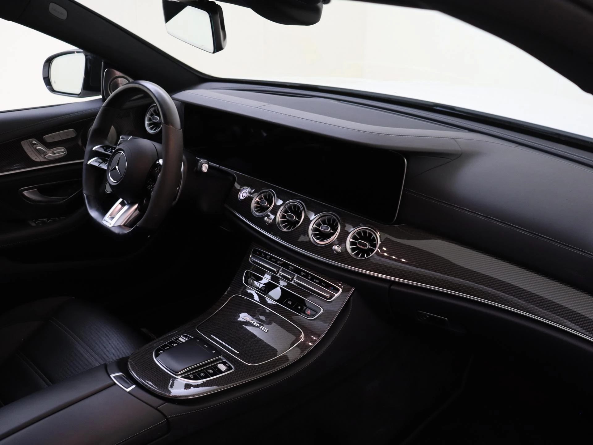 Mercedes-Benz-E-Klasse-image-11