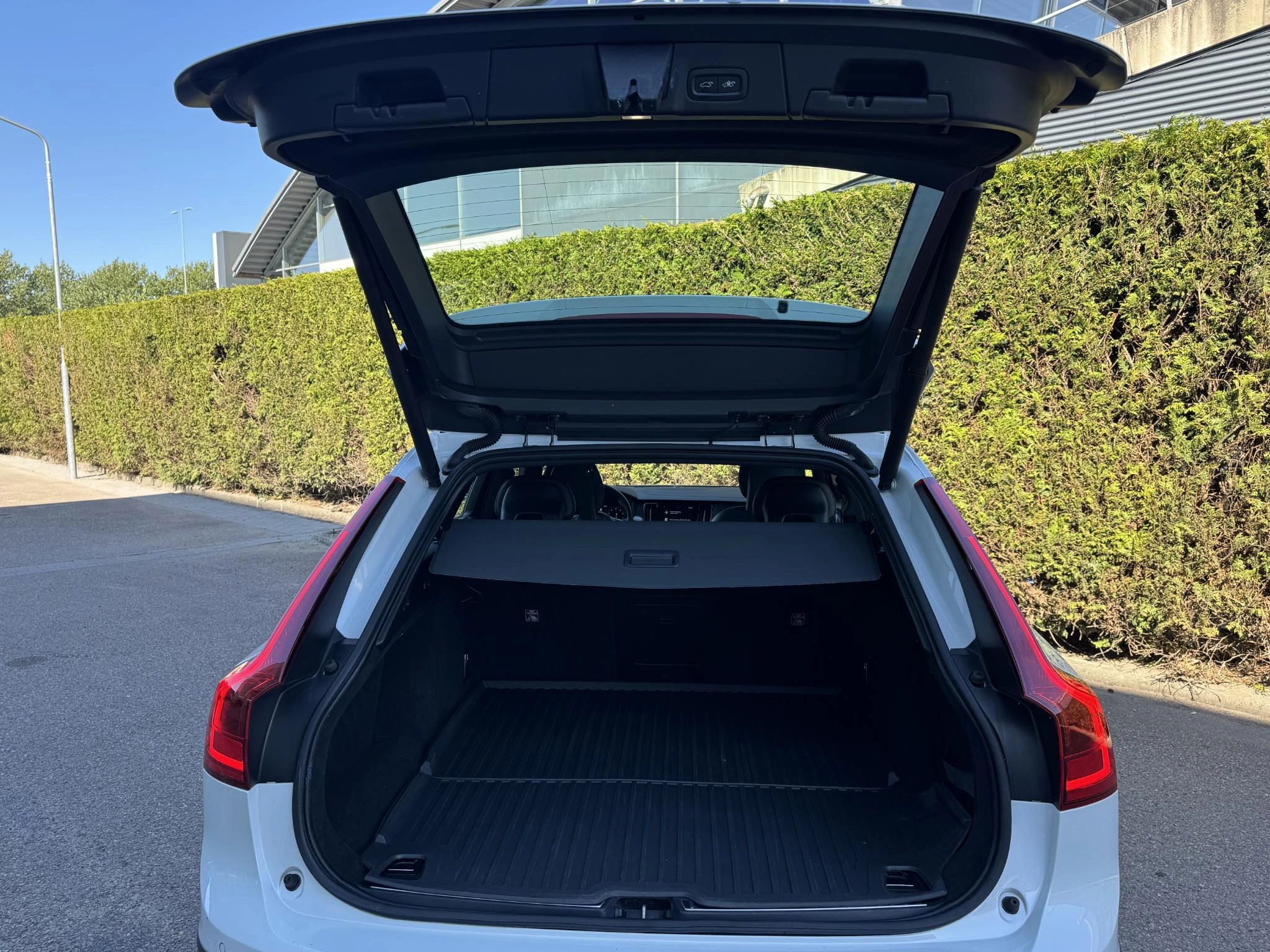 Volvo-V90-image-16