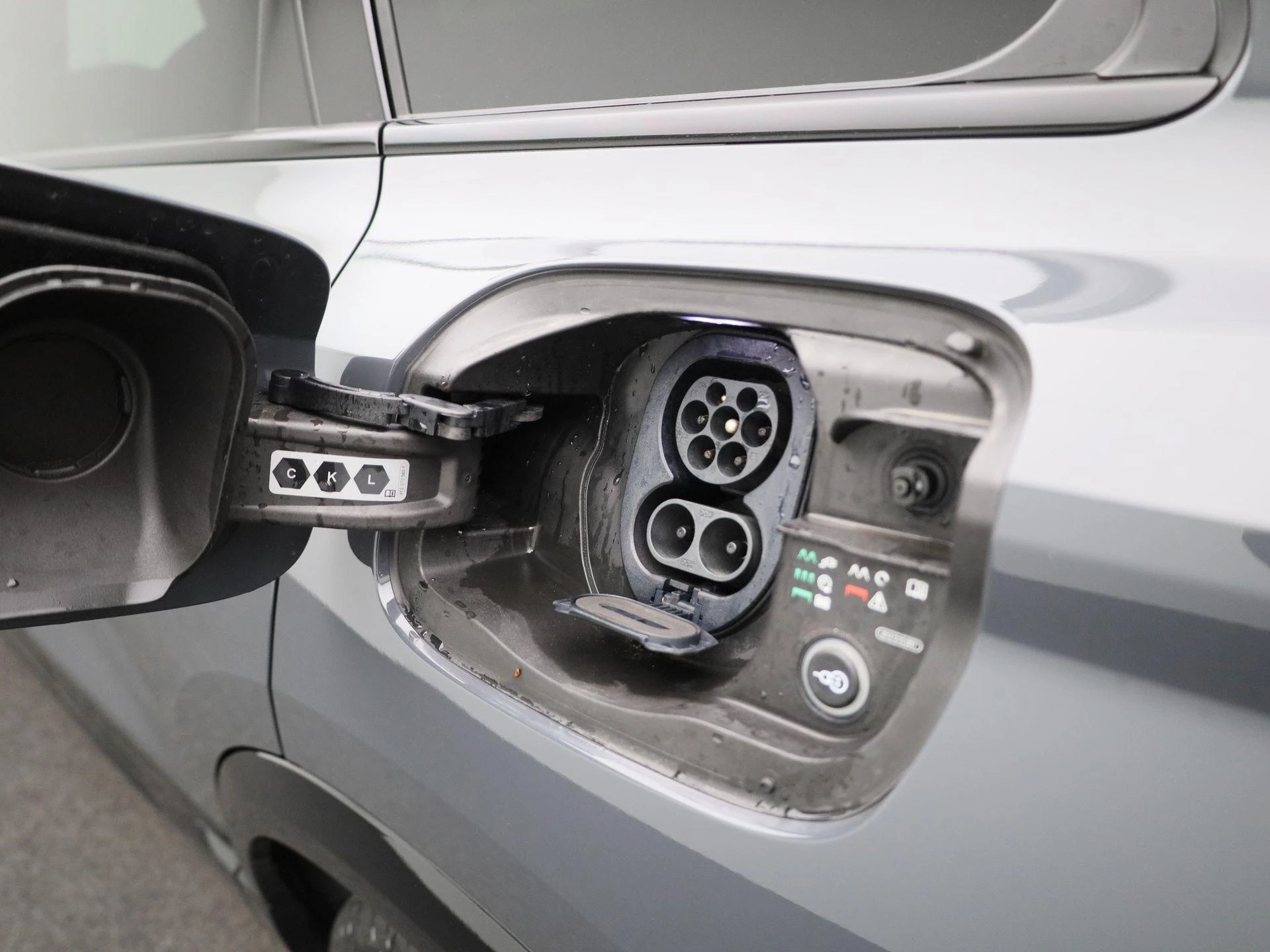 Audi-Q6 e-tron-image-35