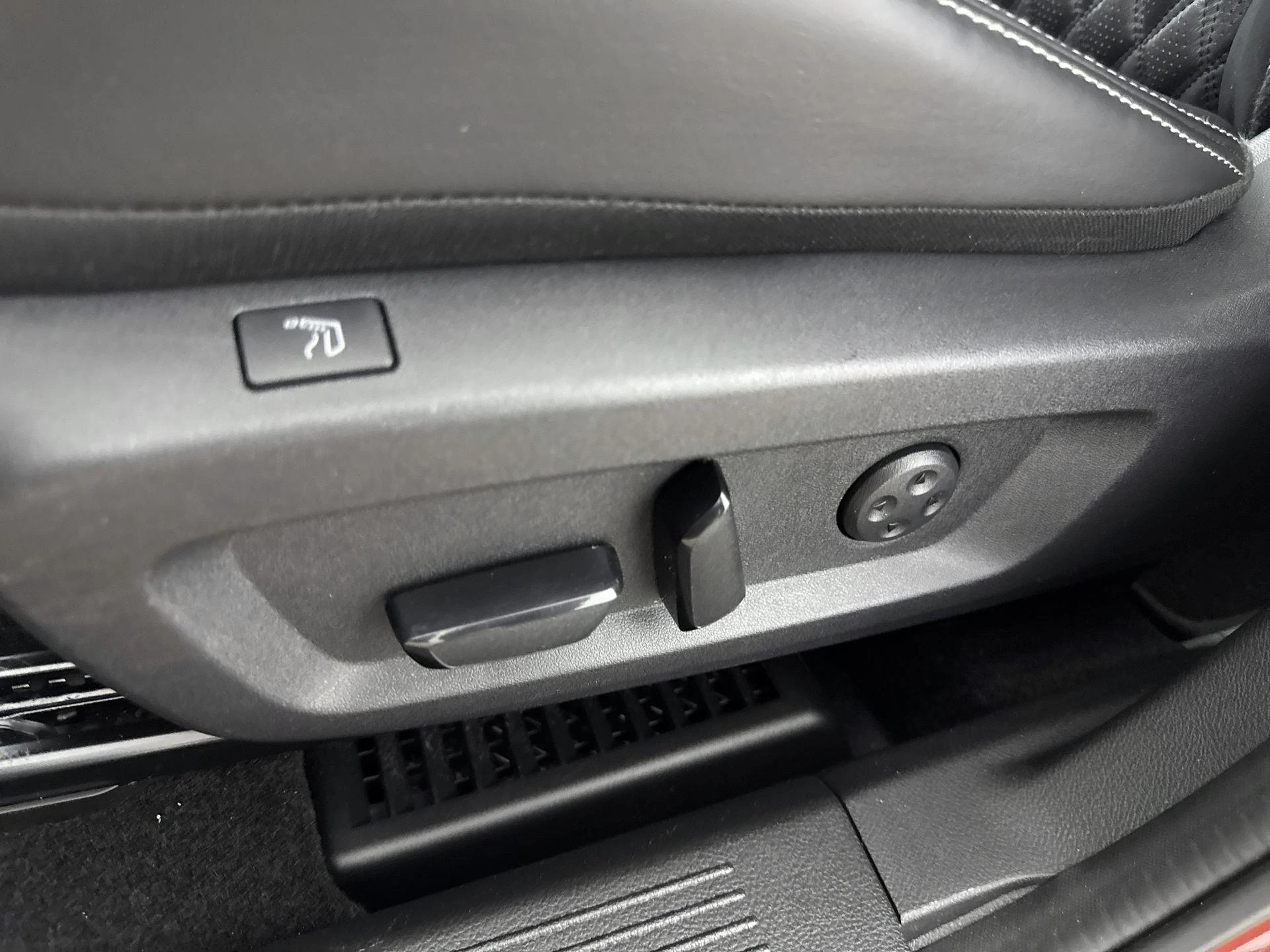 Nissan-QASHQAI-image-24