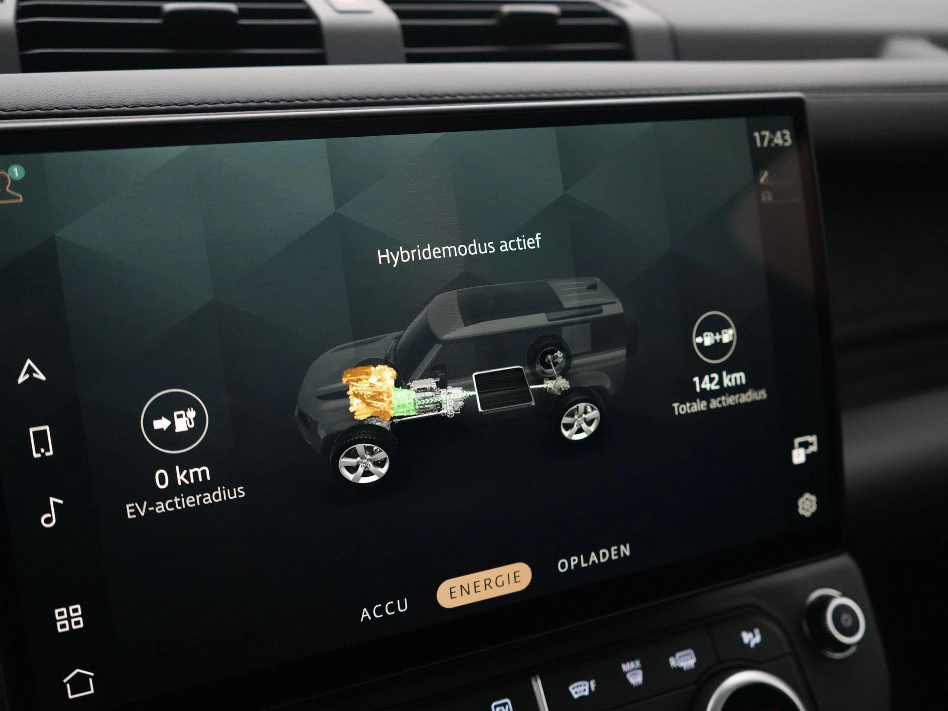 Land Rover-Defender-image-26