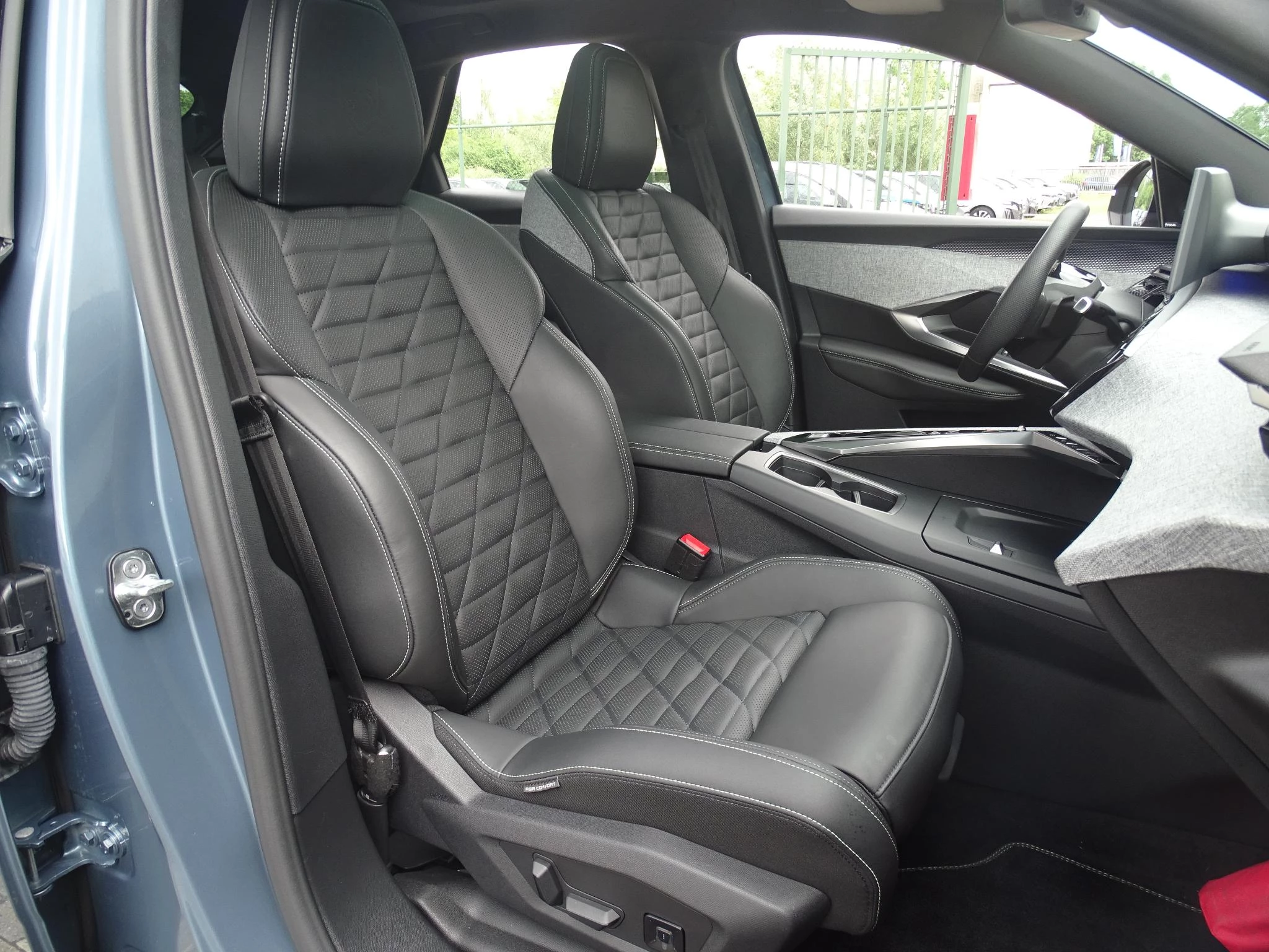 Peugeot 3008 1.2 HYBRID DSC6 GT+leder+pano dak+trekhaak