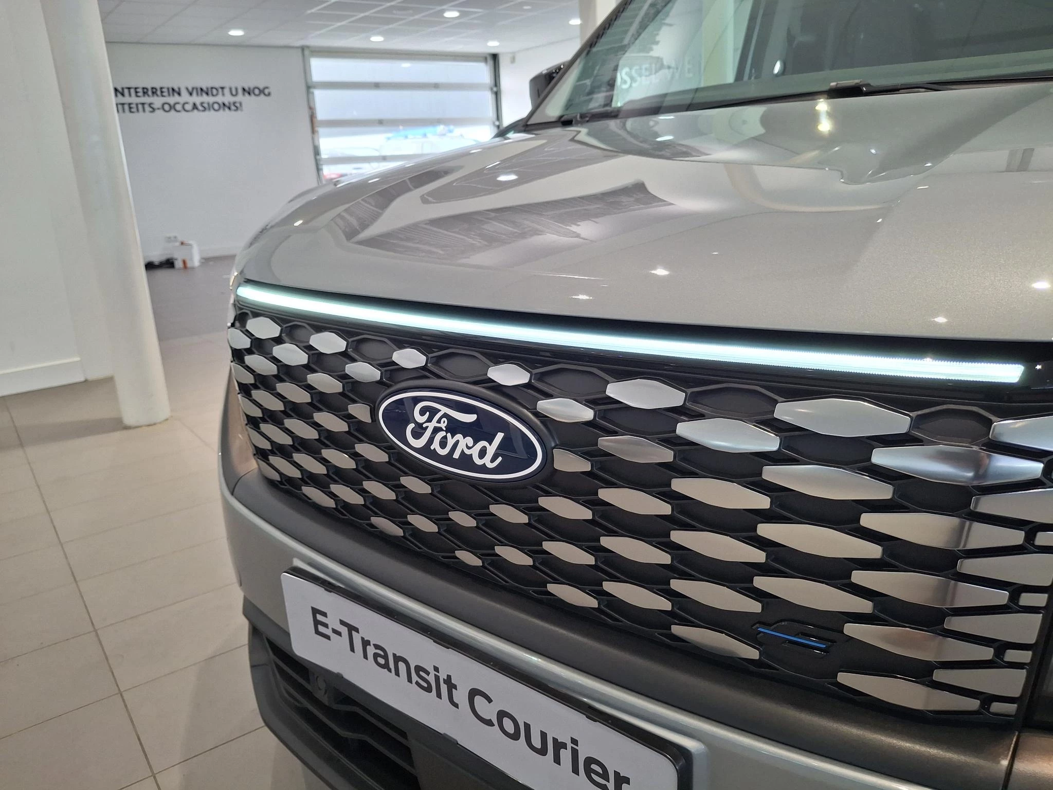 Ford-E-Transit Courier-image-8