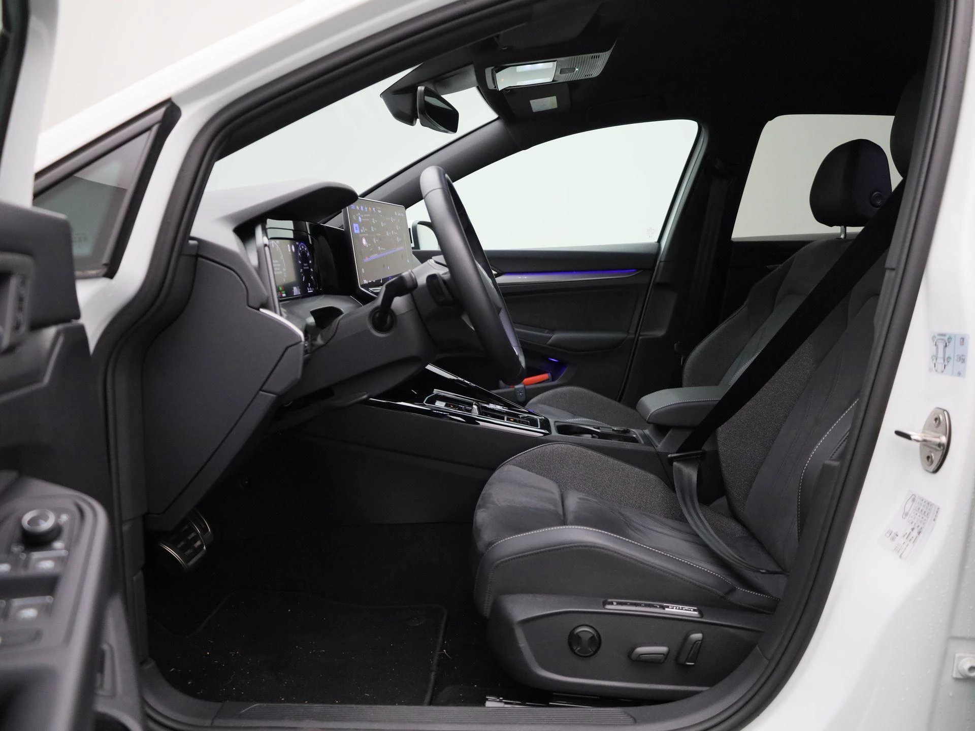 Volkswagen-Golf-image-10