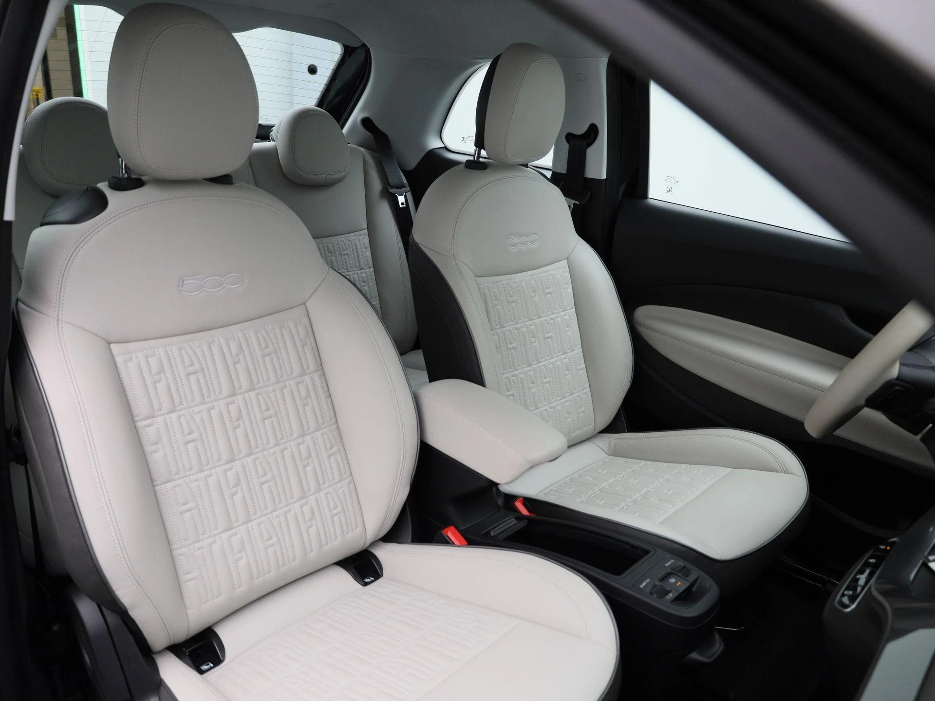 Fiat-500e-image-35