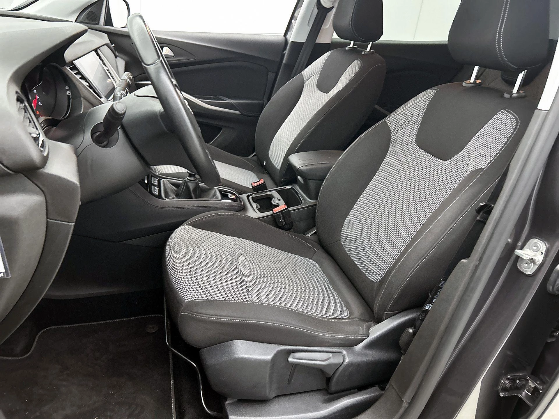 Opel-Grandland X-image-36